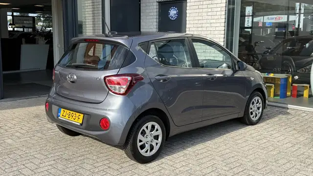 Hyundai I10 view 3