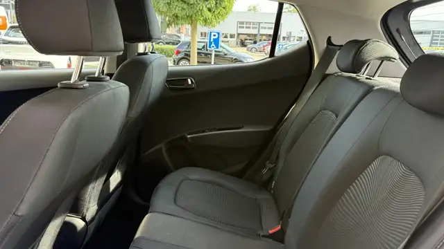 Hyundai I10 view 11