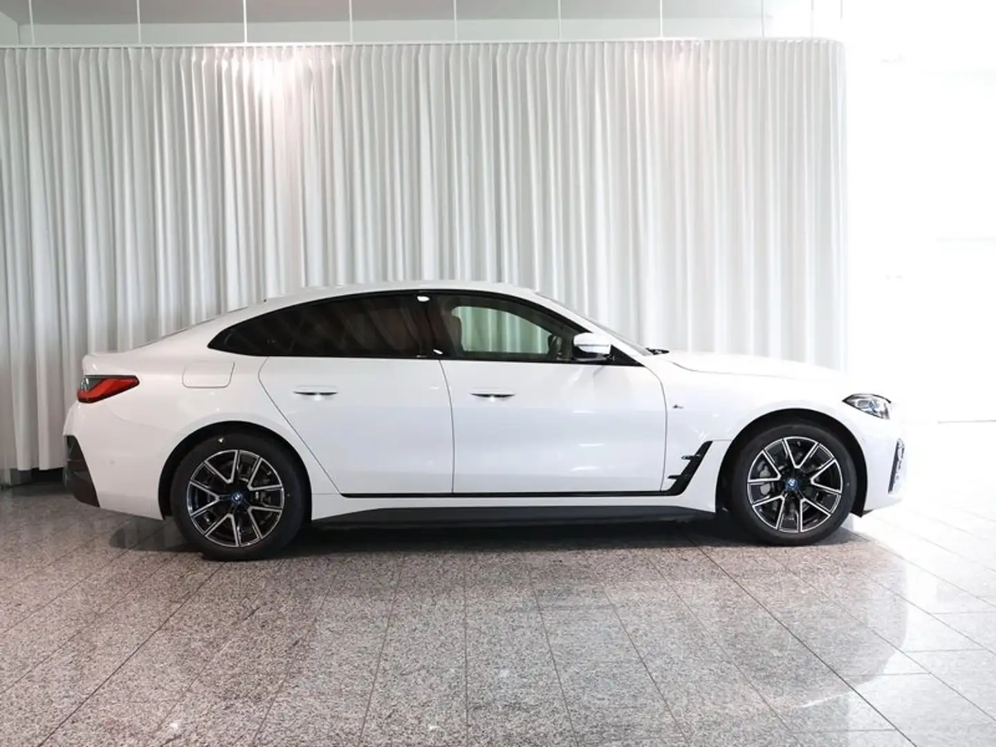 BMW i4 eDrive40 Gran Coupé M Sport HarmKar DrivAssProf AH Blanc - 2