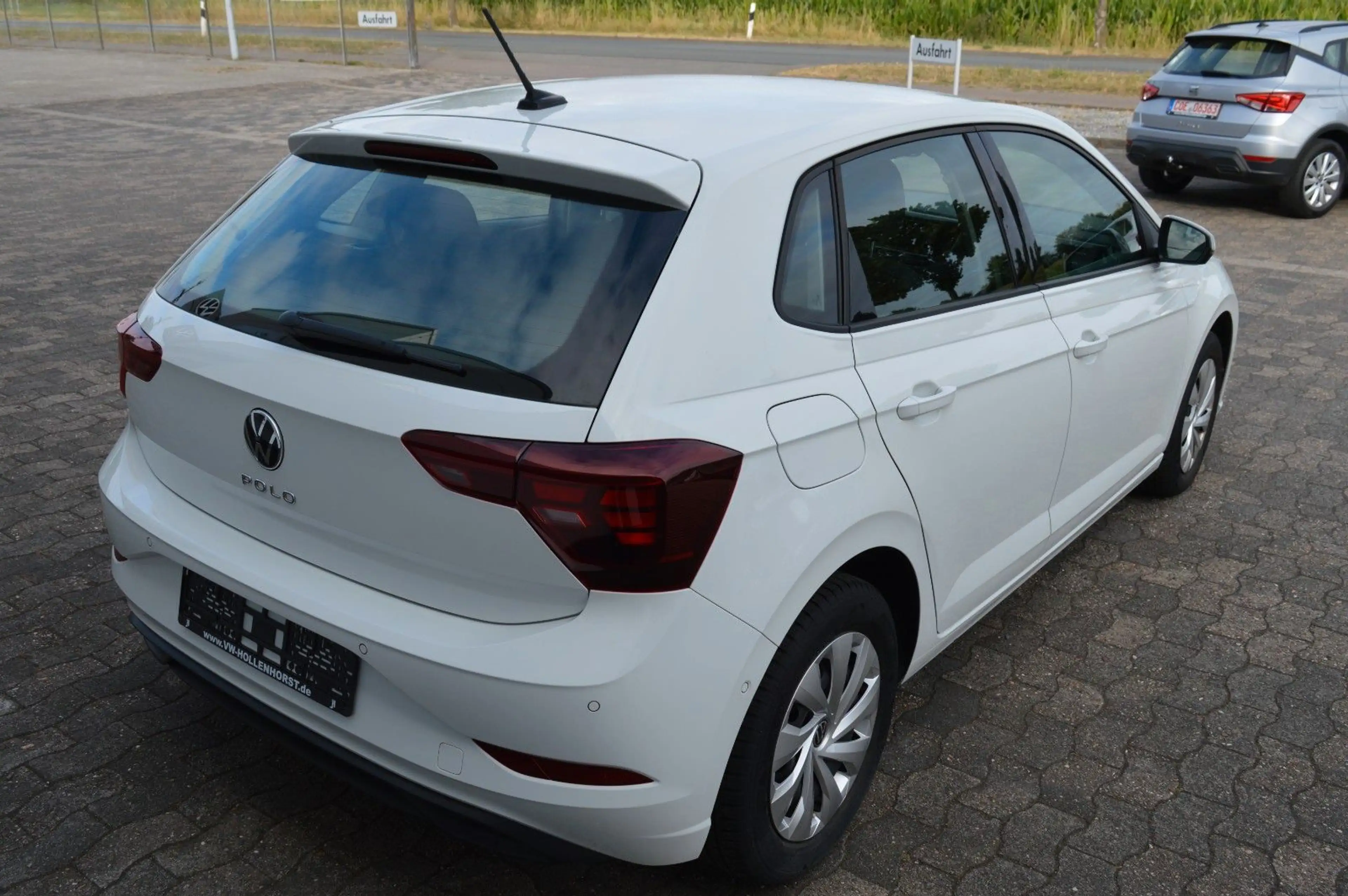 Volkswagen Polo VI Life LED PDC GJR — photo 4
