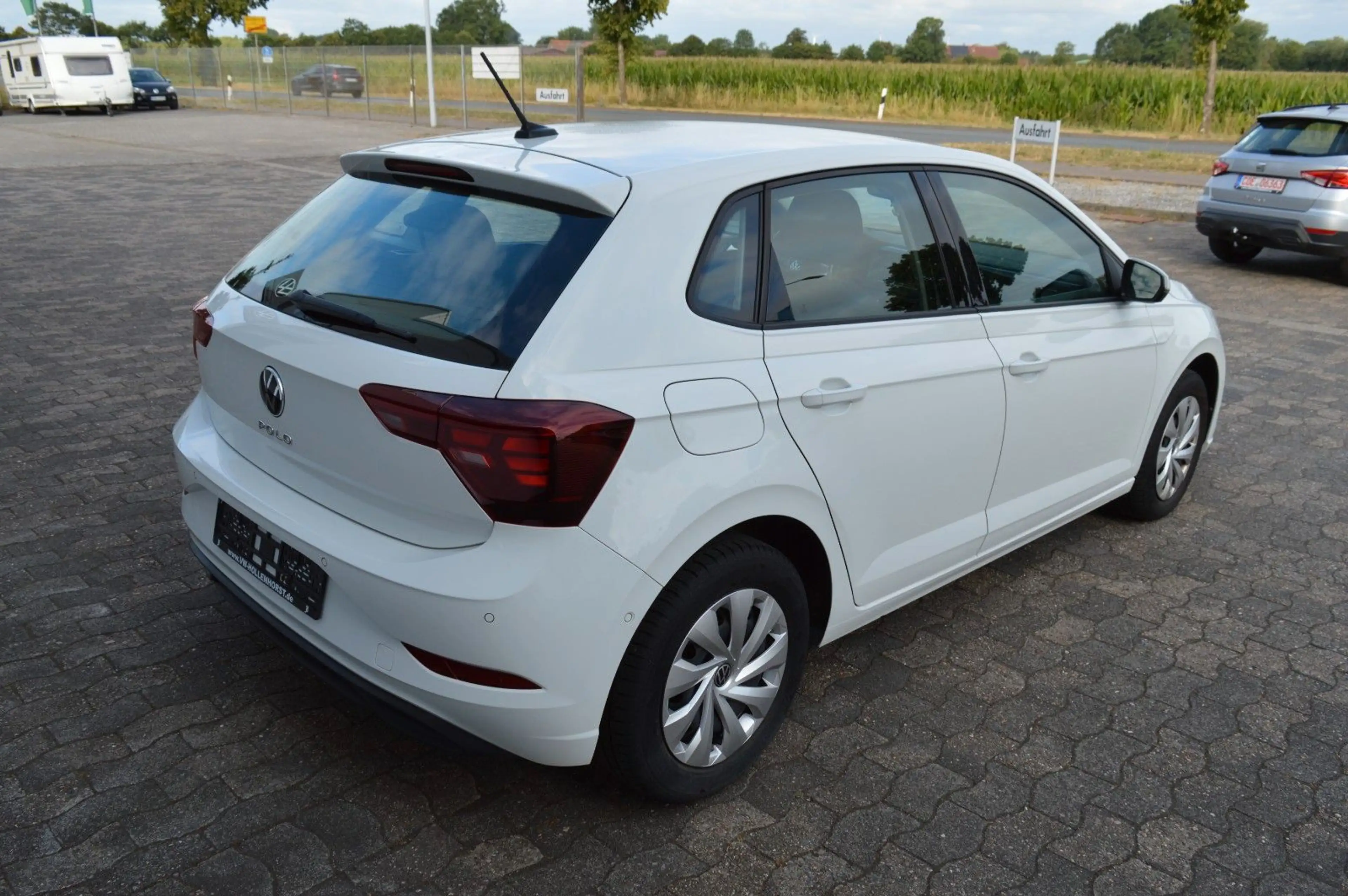 Volkswagen Polo VI Life LED PDC GJR — photo 7