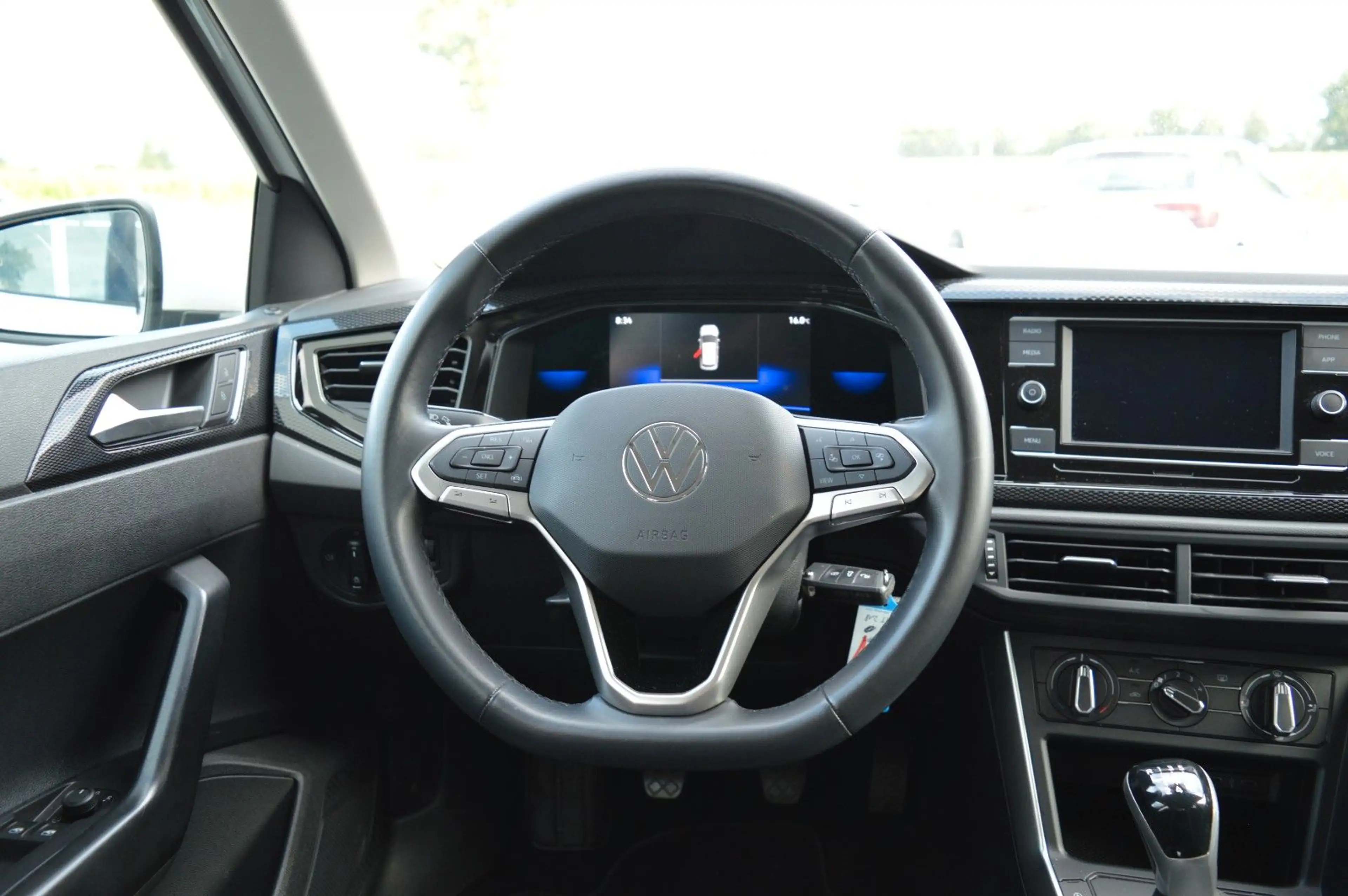 Volkswagen Polo VI Life LED PDC GJR — photo 12