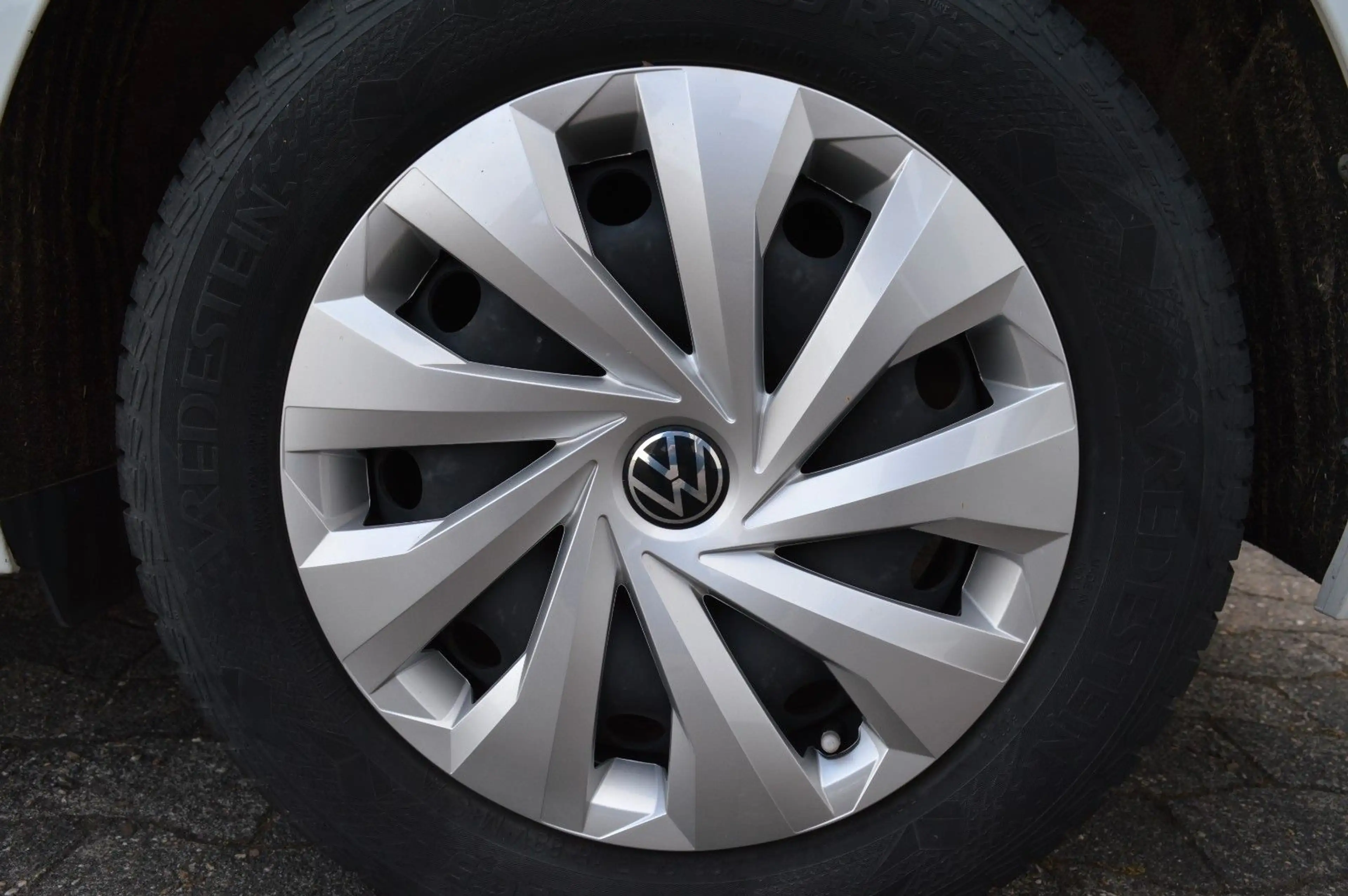 Volkswagen Polo VI Life LED PDC GJR — photo 10