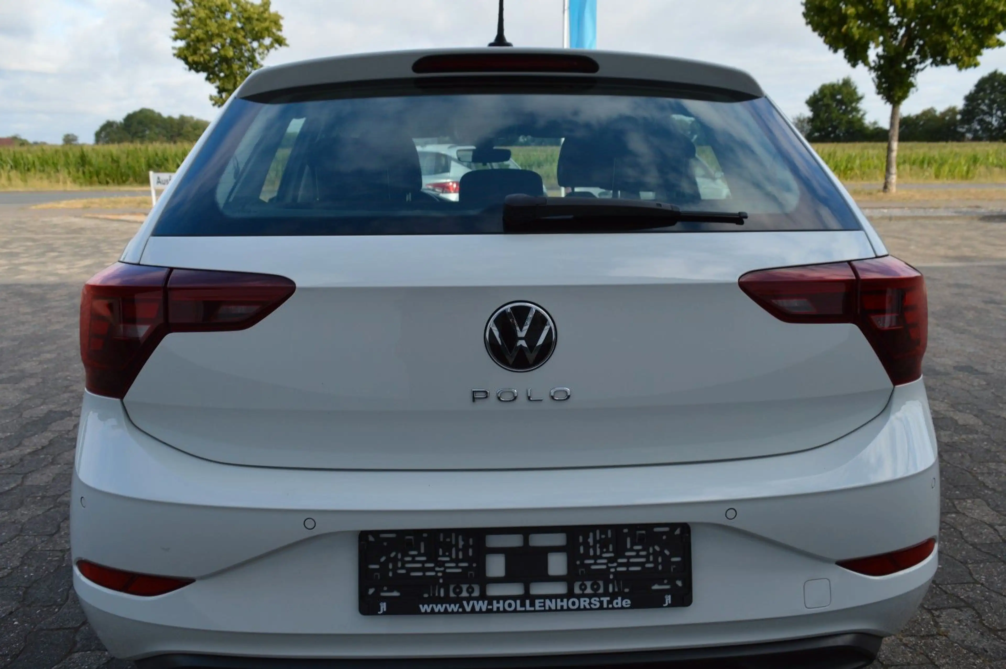 Volkswagen Polo VI Life LED PDC GJR — photo 8