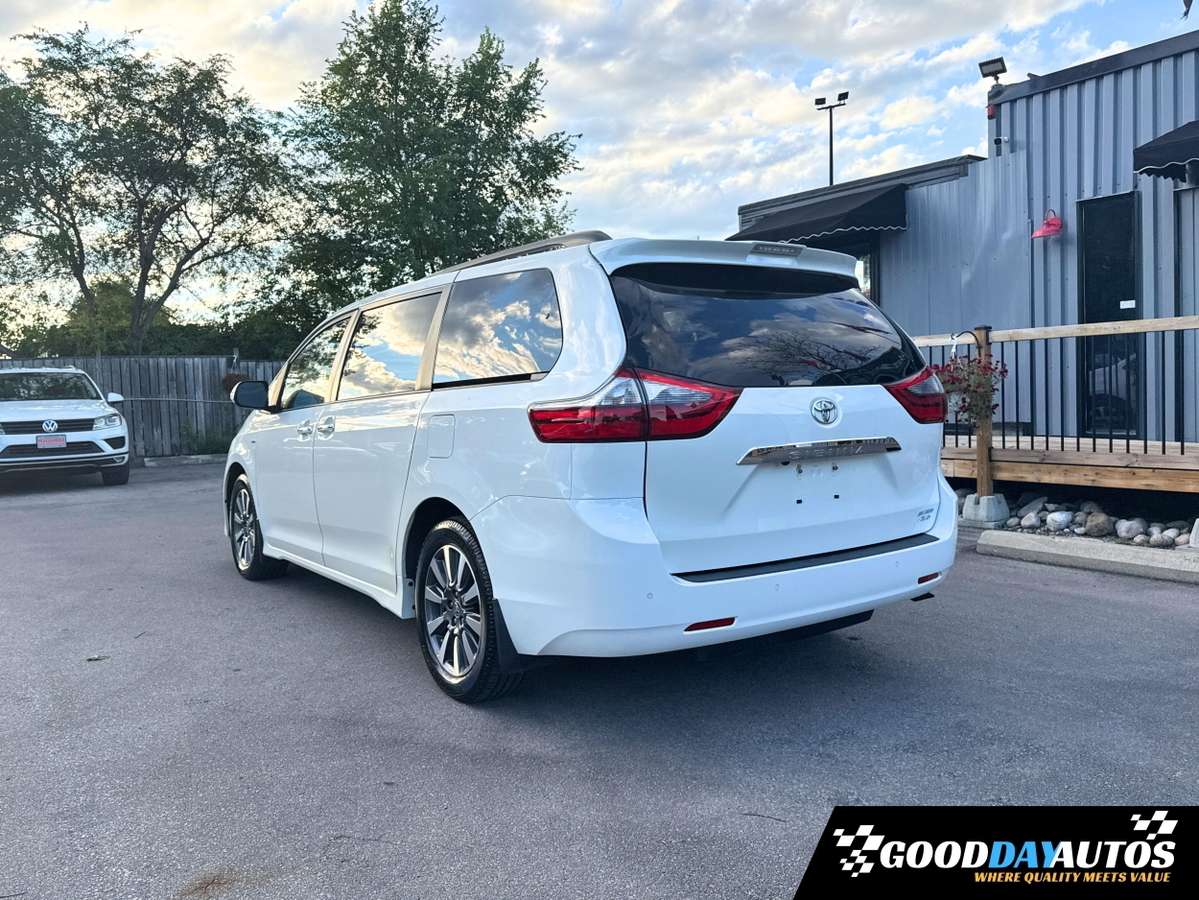 2020 Toyota Sienna Limited AWD FULLY LOADED ONE OWNER DEALER SERVICED — снимка 1
