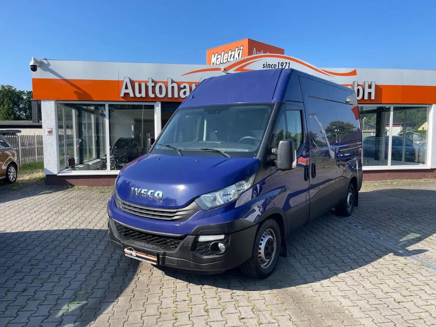 Iveco Daily 2.3 35S14 Kasten L1H2*Klima*2xTür*3500kg Blau - 1