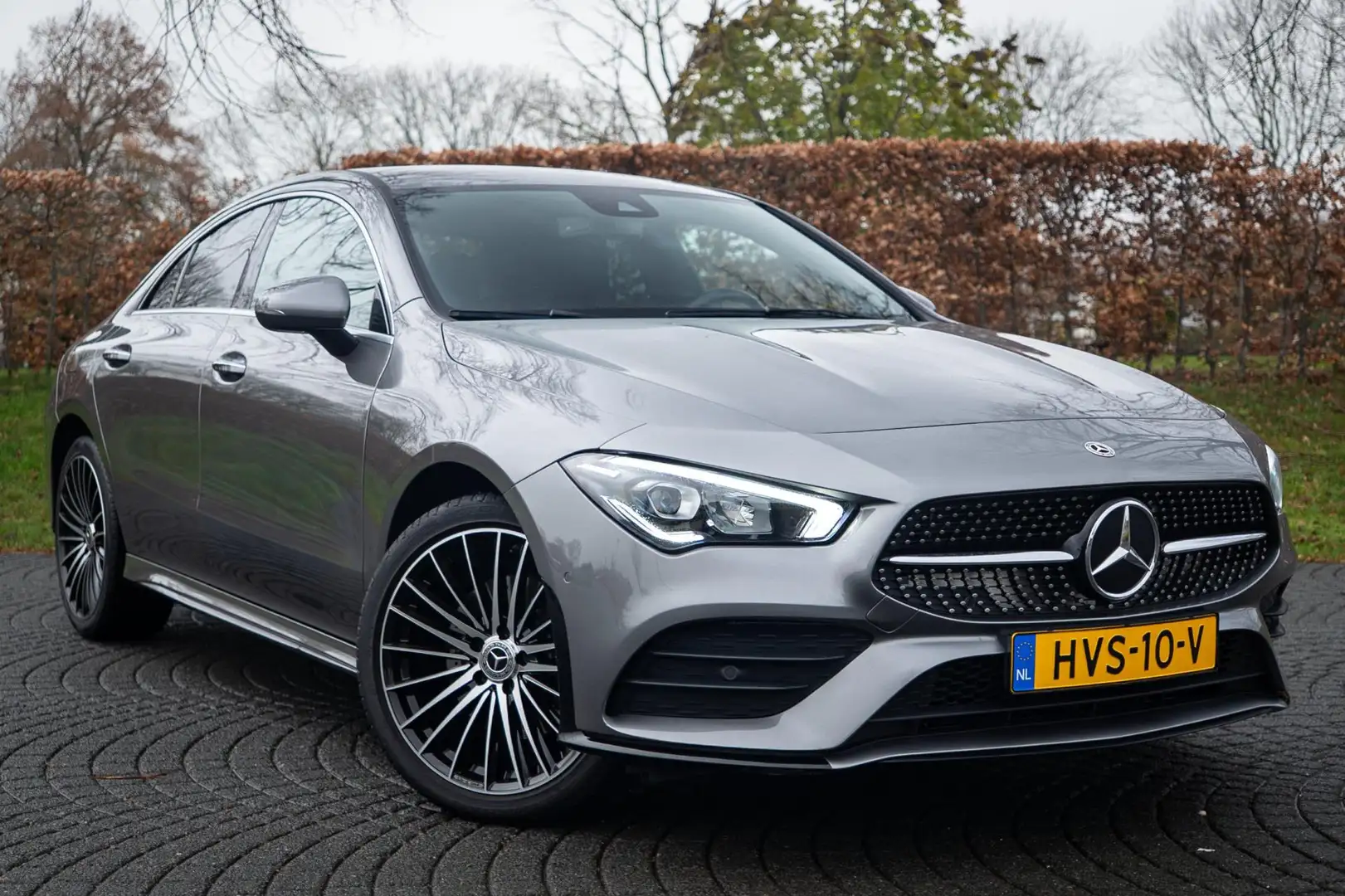 Mercedes-Benz CLA 250 e AMG Line / AUTOMAAT / CAMERA / AMG / Grijs - 2