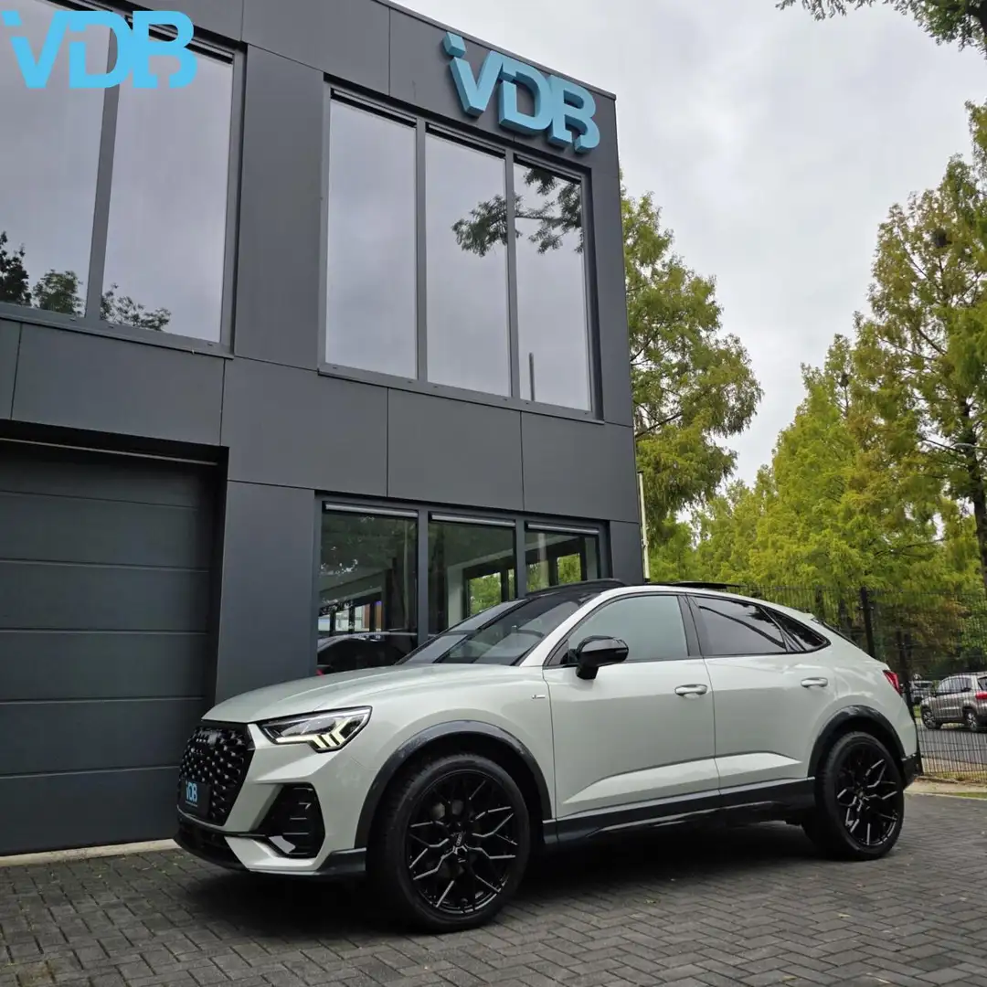 Audi Q3 Sportback 35 TFSI S-Line BLACK STYLE TAUSSILVER PA Argent - 2