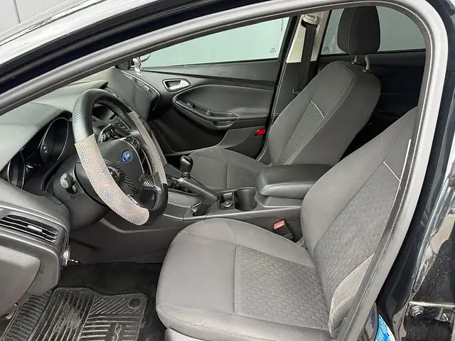 Ford Focus view 7