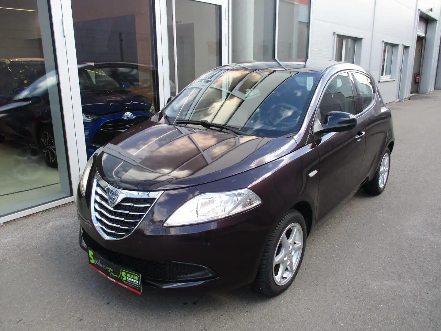 Lancia Ypsilon Elefantino 1.2 8V Violett - 2