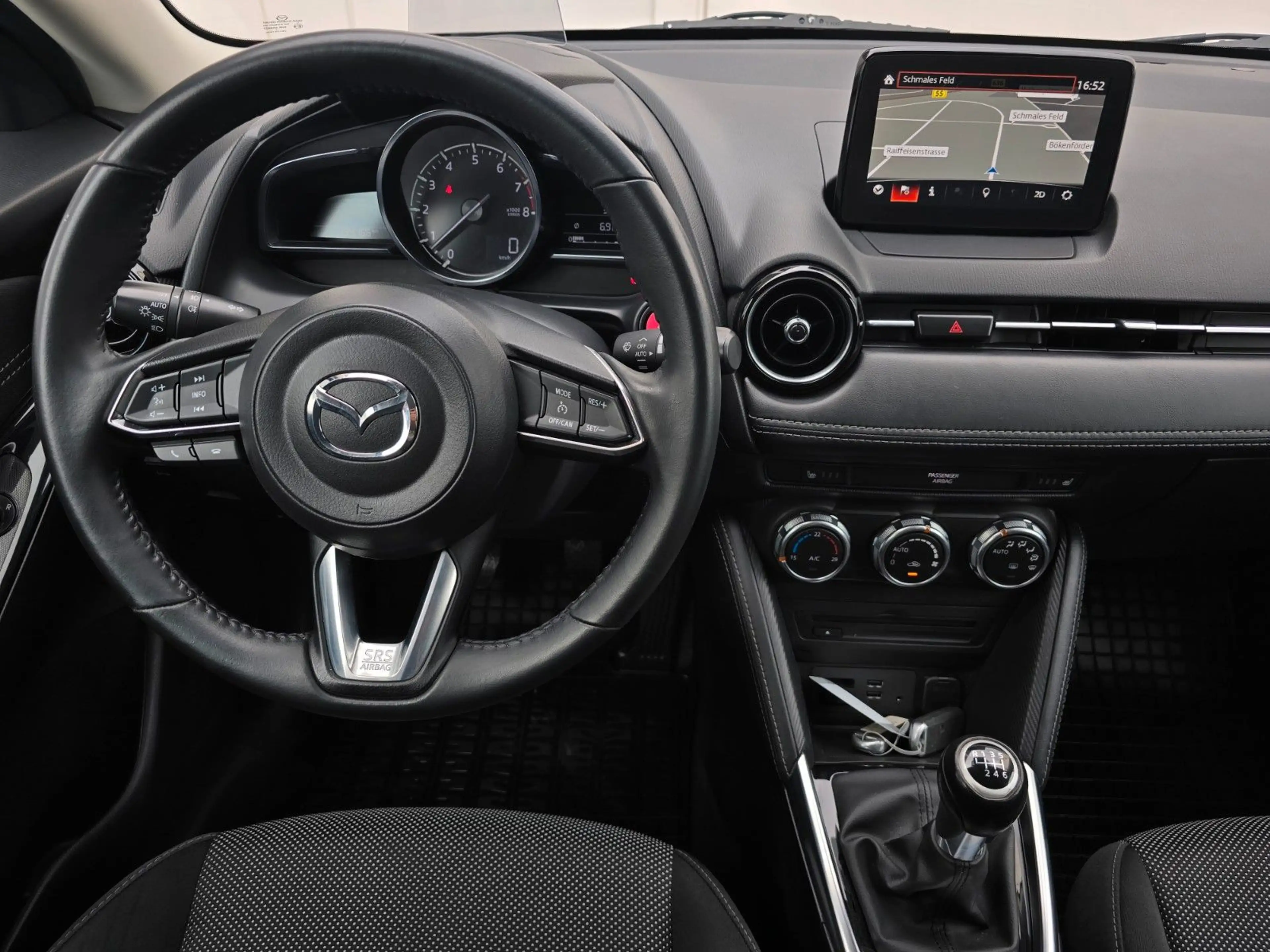 Mazda 2 Lim. Sports-Line LED — photo 13