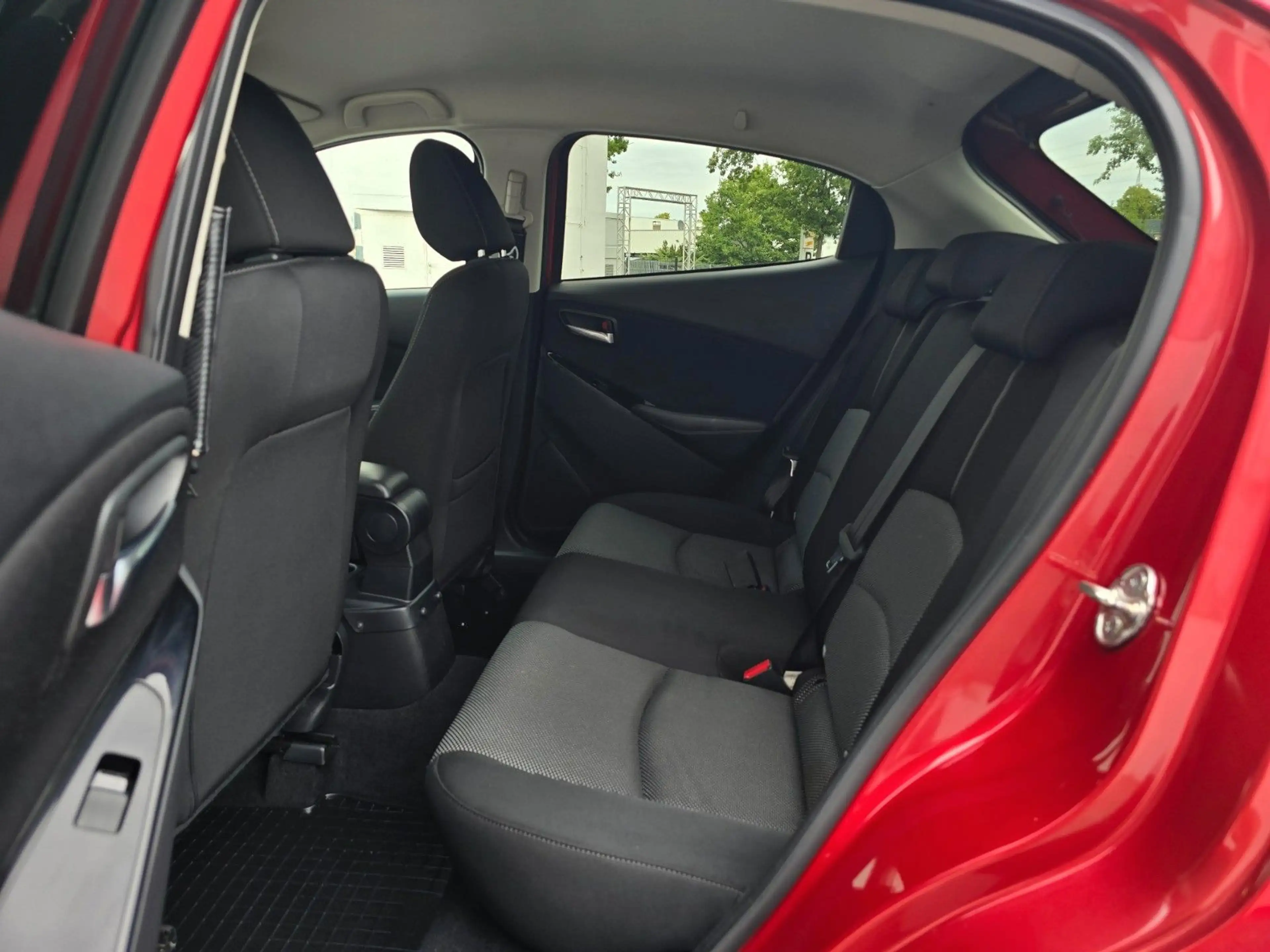 Mazda 2 Lim. Sports-Line LED — photo 15