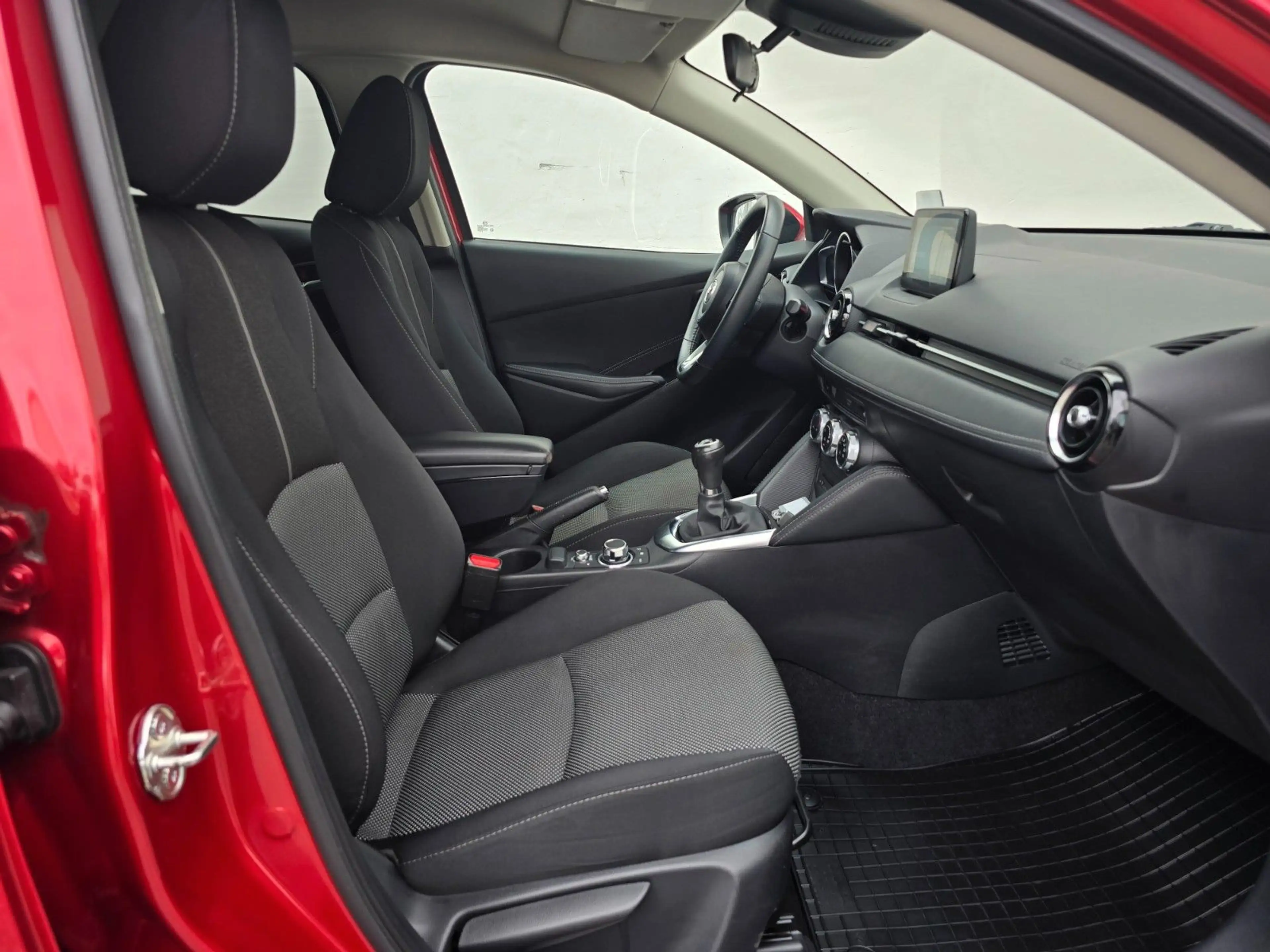 Mazda 2 Lim. Sports-Line LED — photo 10