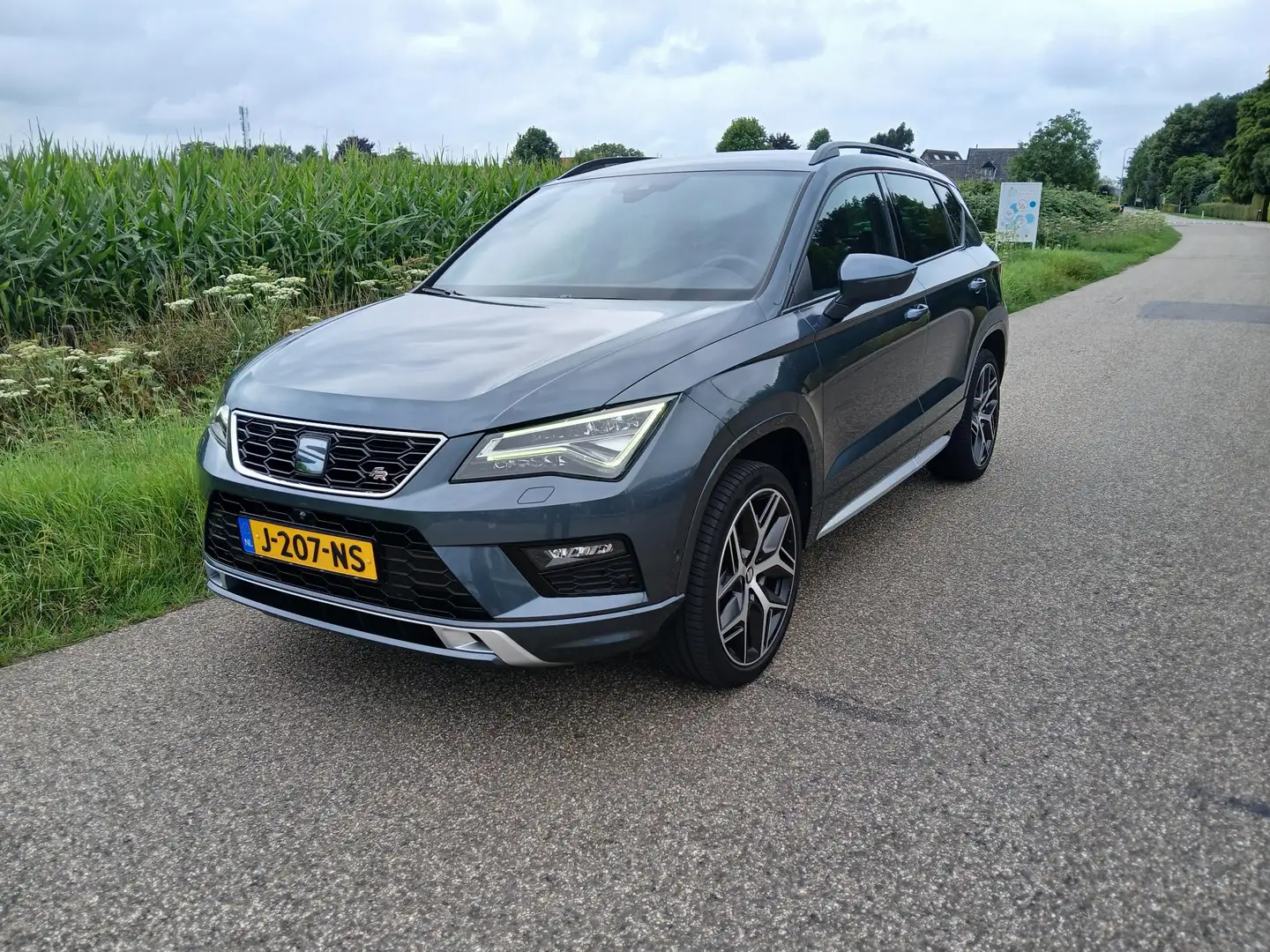 SEAT Ateca 1.5 TSI FR Business Intense DSG-7 + Technology en Grijs - 2