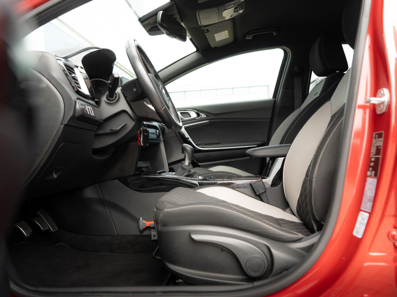 Kia ProCeed / pro_cee'd 1.0 T-GDI GT-Line | Camera | Carplay | Cruise | Na — photo 15