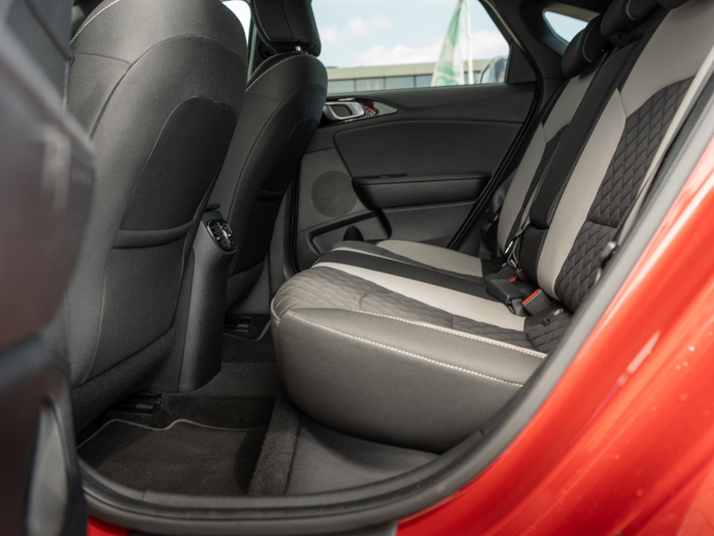 Kia ProCeed / pro_cee'd 1.0 T-GDI GT-Line | Camera | Carplay | Cruise | Na — photo 12