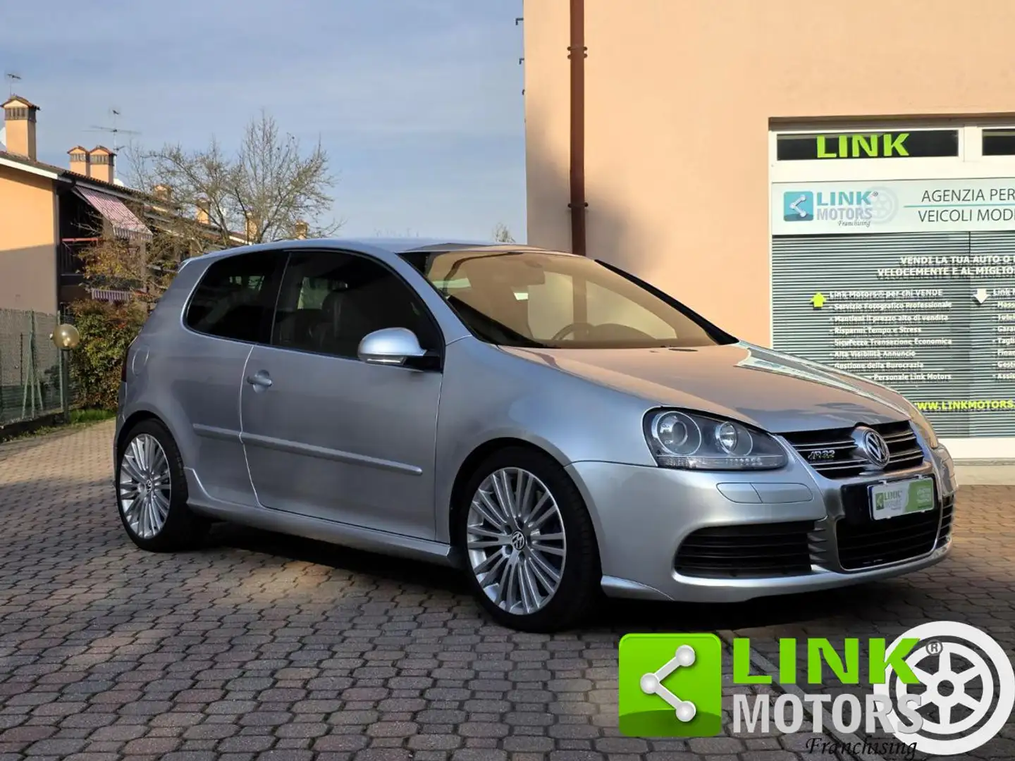 Volkswagen Golf 3.2 VR6 4mot. 3p. DSG R32 Grigio - 1