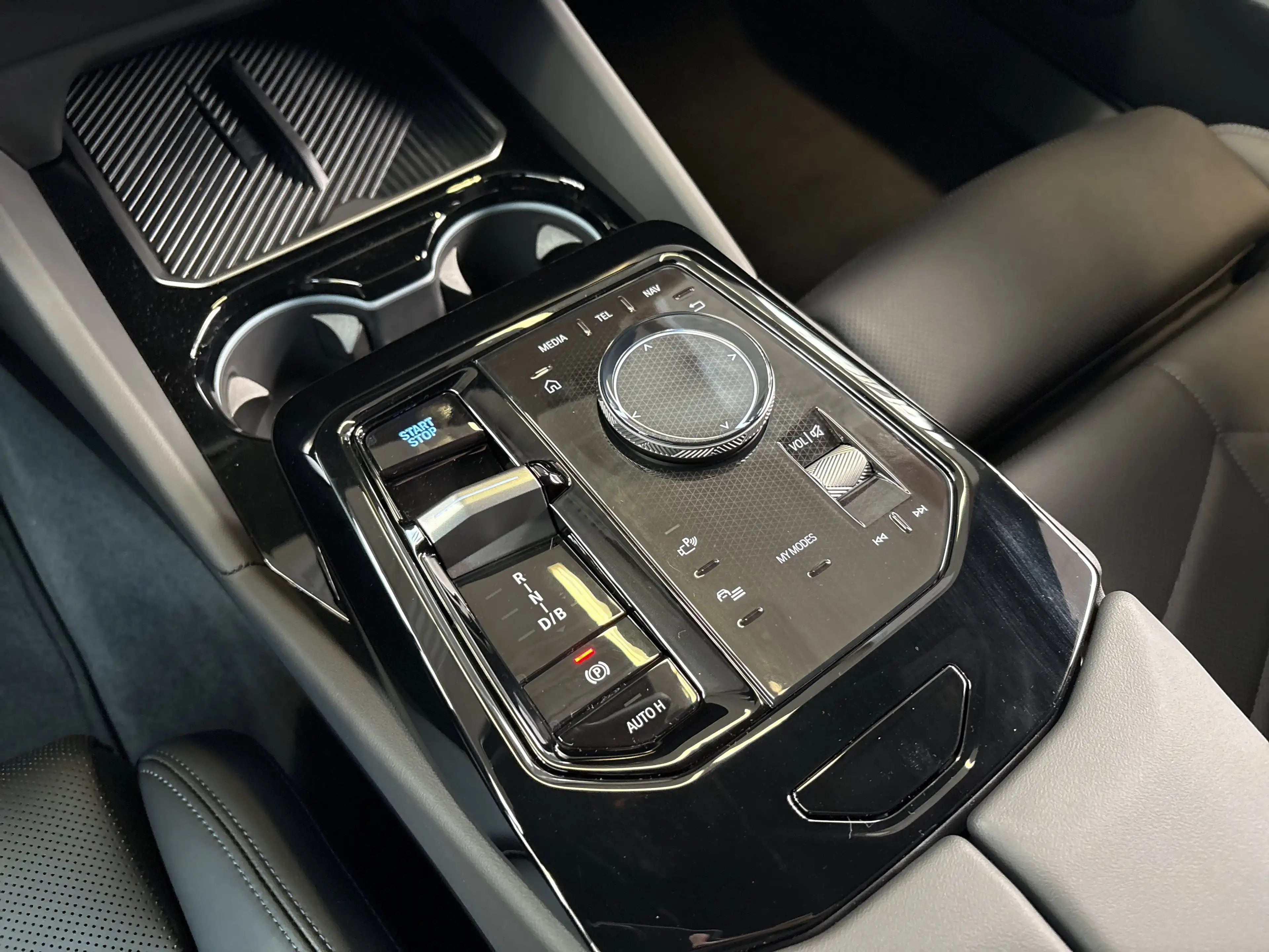 BMW i5 eDrive40 M Sport Pro|Pano|DA&PA-Prof.|H/K — photo 13
