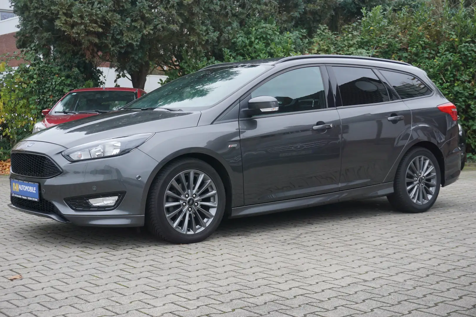 Ford Focus ST-Line/EURO6/Scheckheft/1 Hand/TÜV Bis 07.2027 Grau - 1