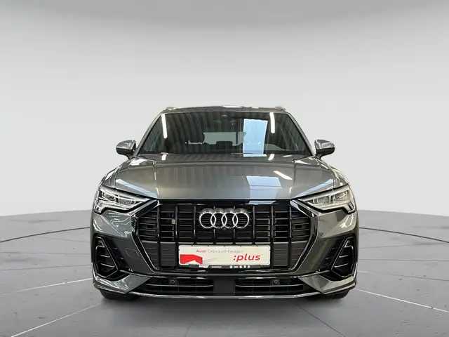 Audi Q3 view 2