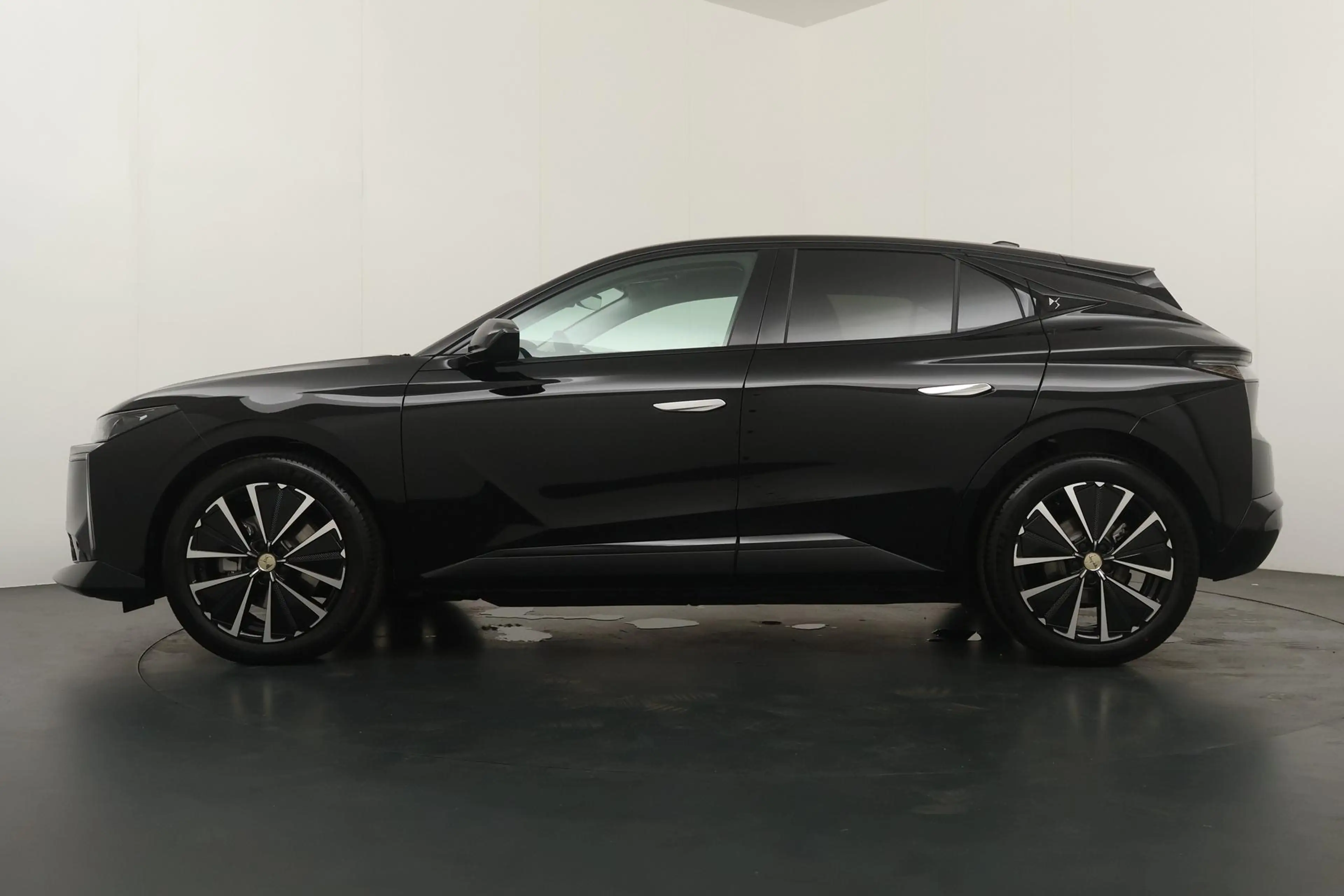 DS Automobiles DS 4 No E-Tense Performance Line Tech Pack 58.3 kWh | C — photo 3