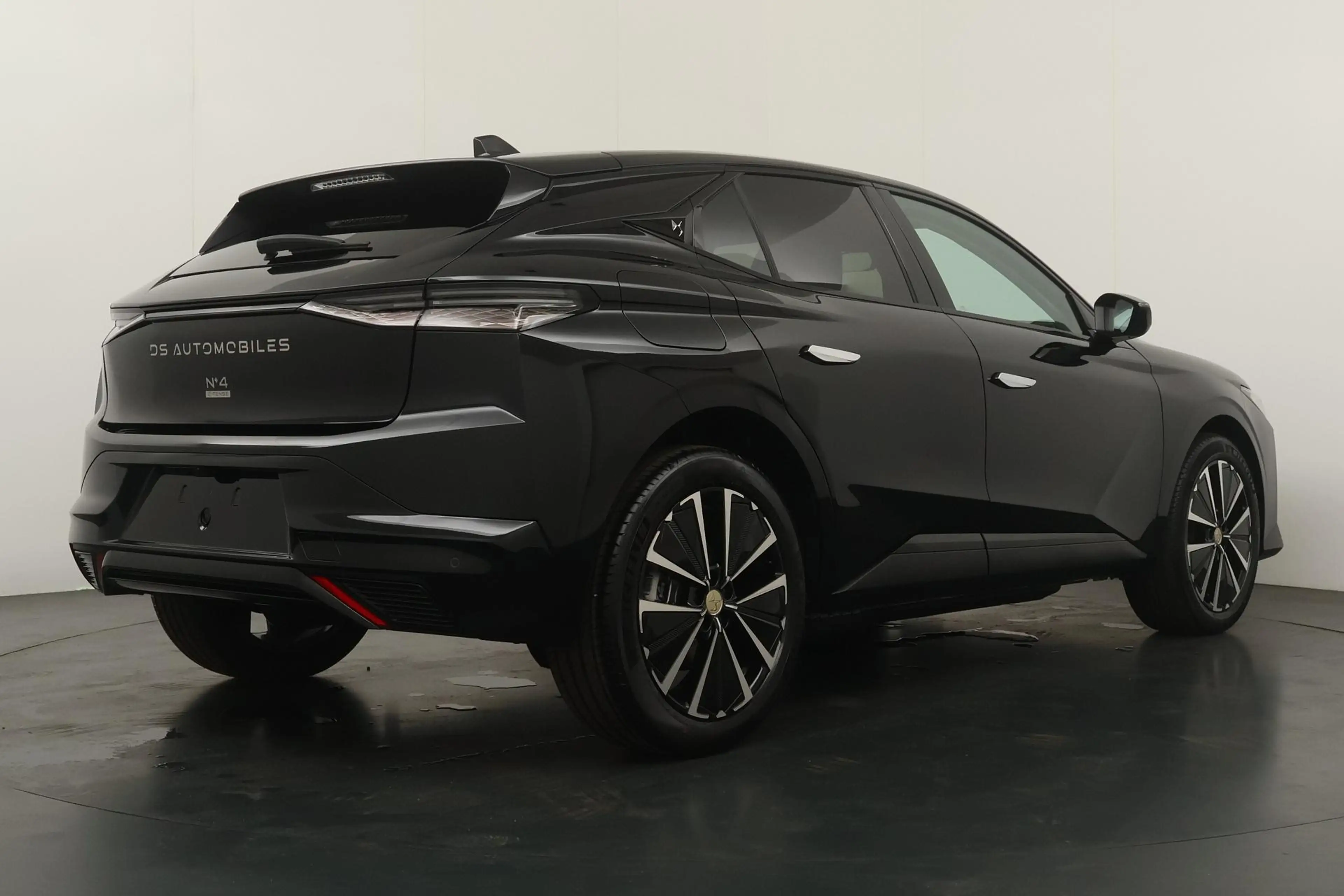DS Automobiles DS 4 No E-Tense Performance Line Tech Pack 58.3 kWh | C — photo 2