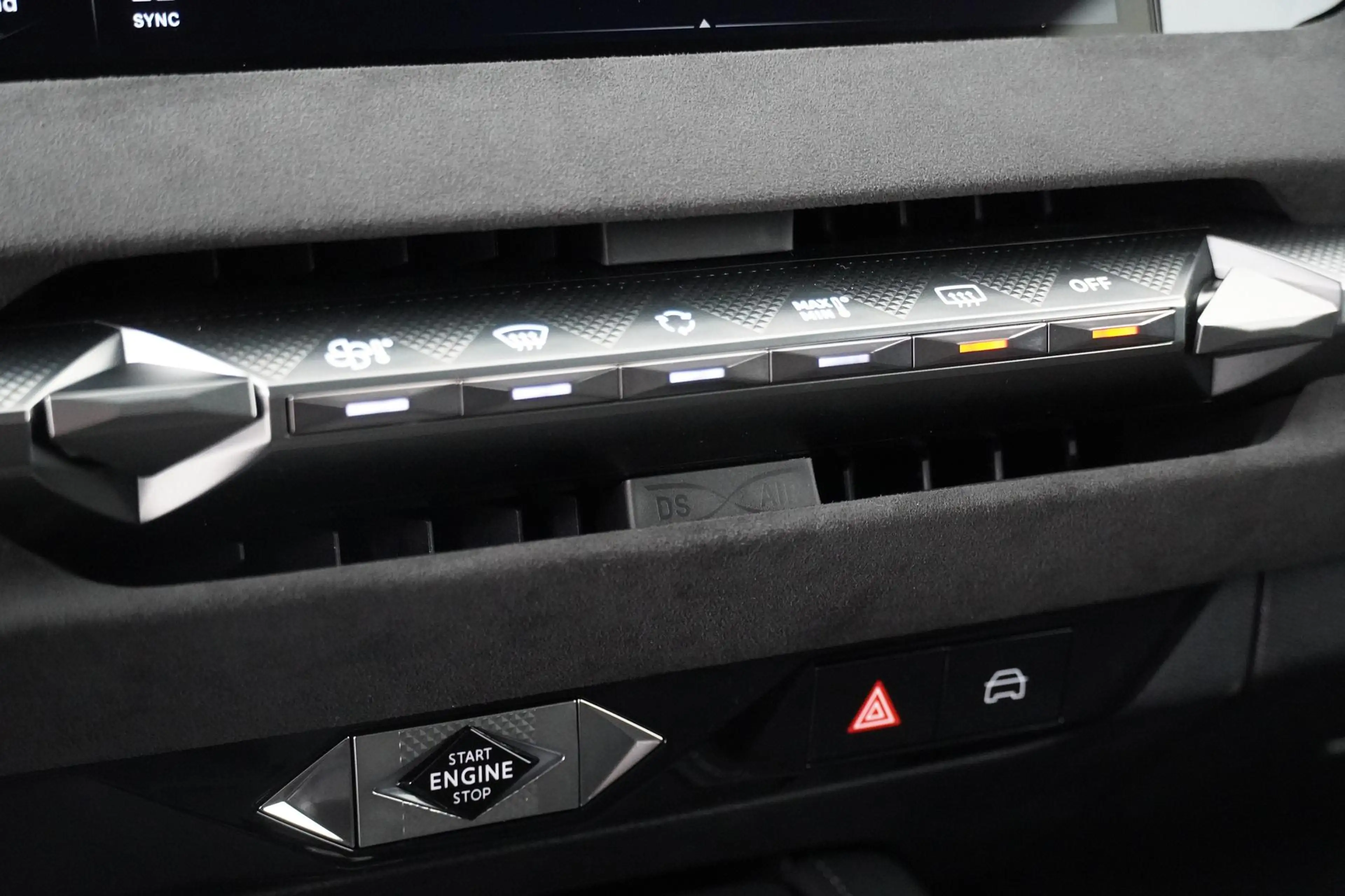 DS Automobiles DS 4 No E-Tense Performance Line Tech Pack 58.3 kWh | C — photo 7