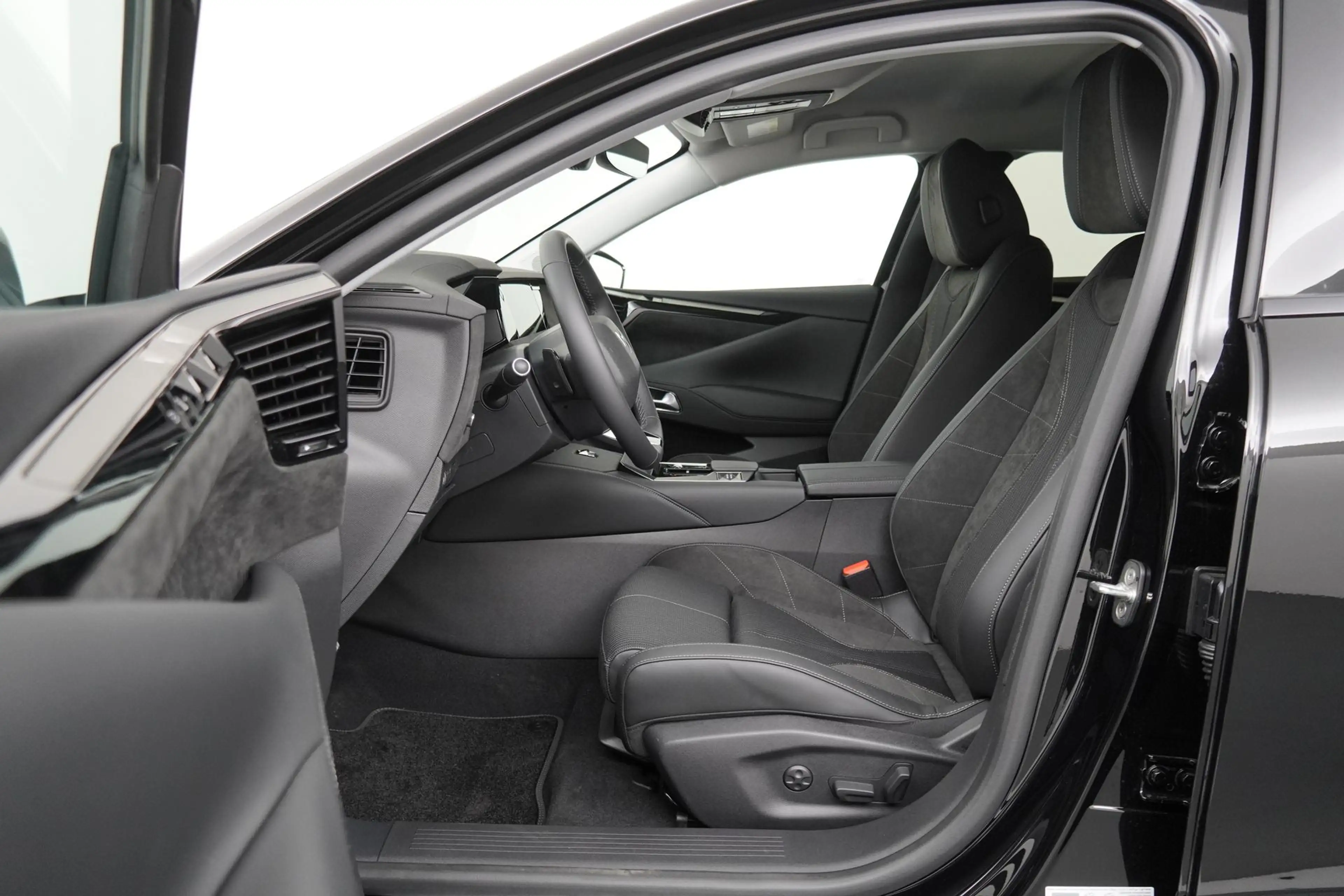 DS Automobiles DS 4 No E-Tense Performance Line Tech Pack 58.3 kWh | C — photo 15
