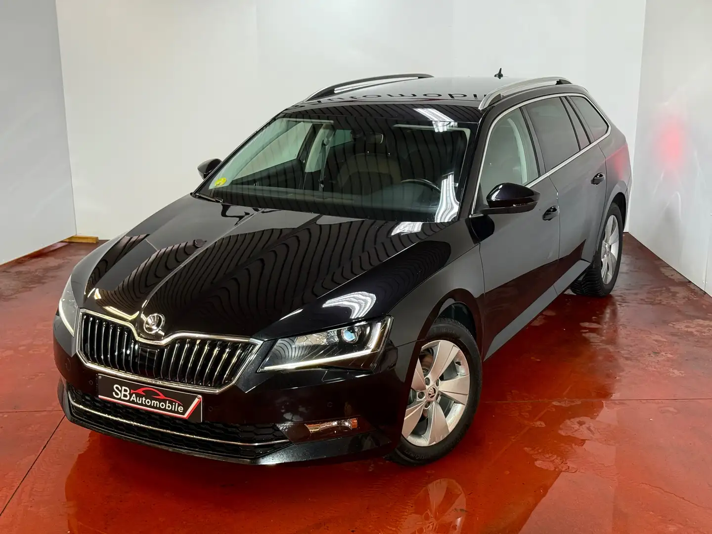 Skoda Superb SW 2.0 CR TDi Style DSG//GPS//BI-XENON//GARANTIE// Zwart - 2