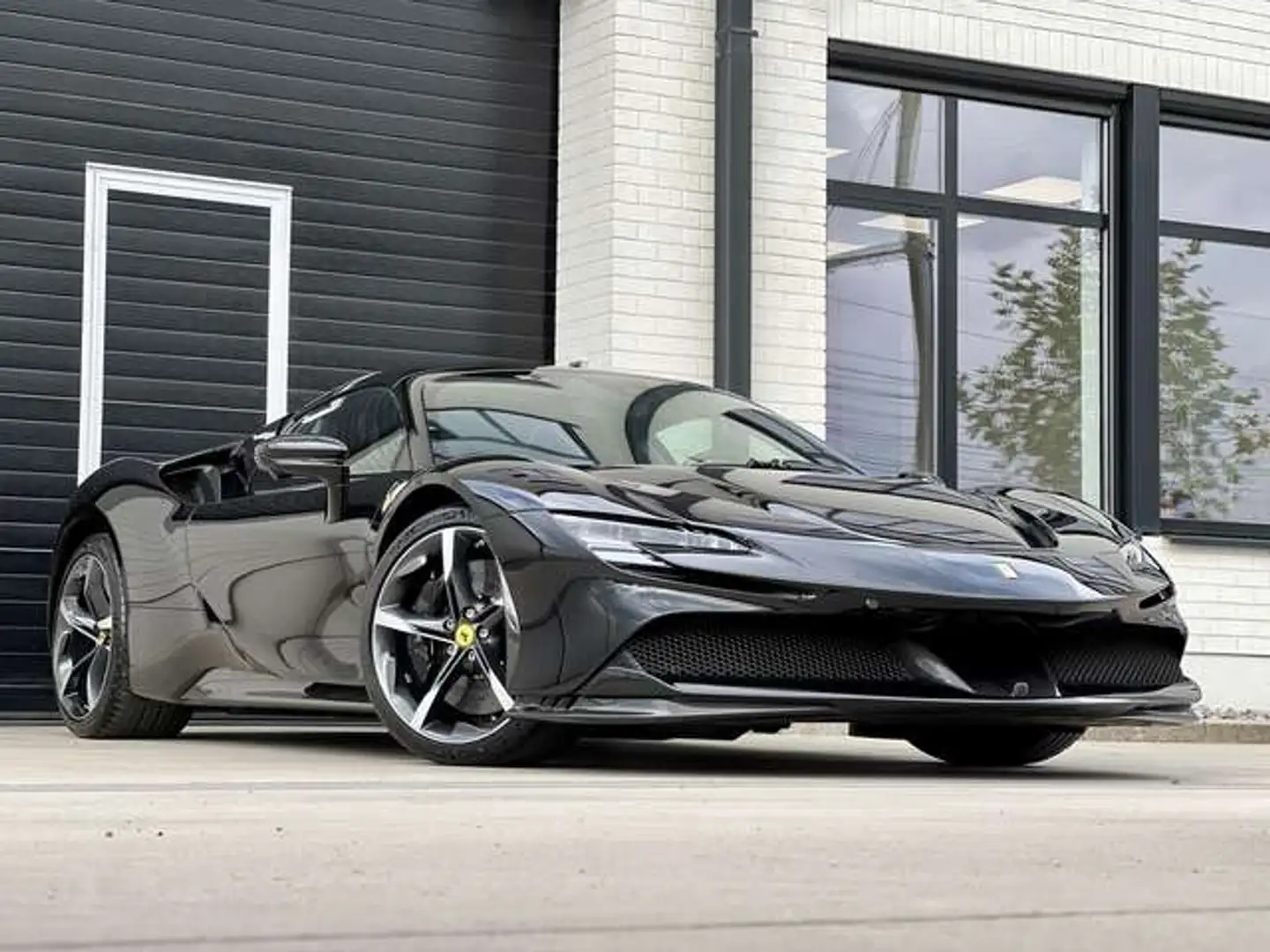 Ferrari SF90 Spider 4.0 Turbo V8 F1 " PACK FIORANO " Schwarz - 2