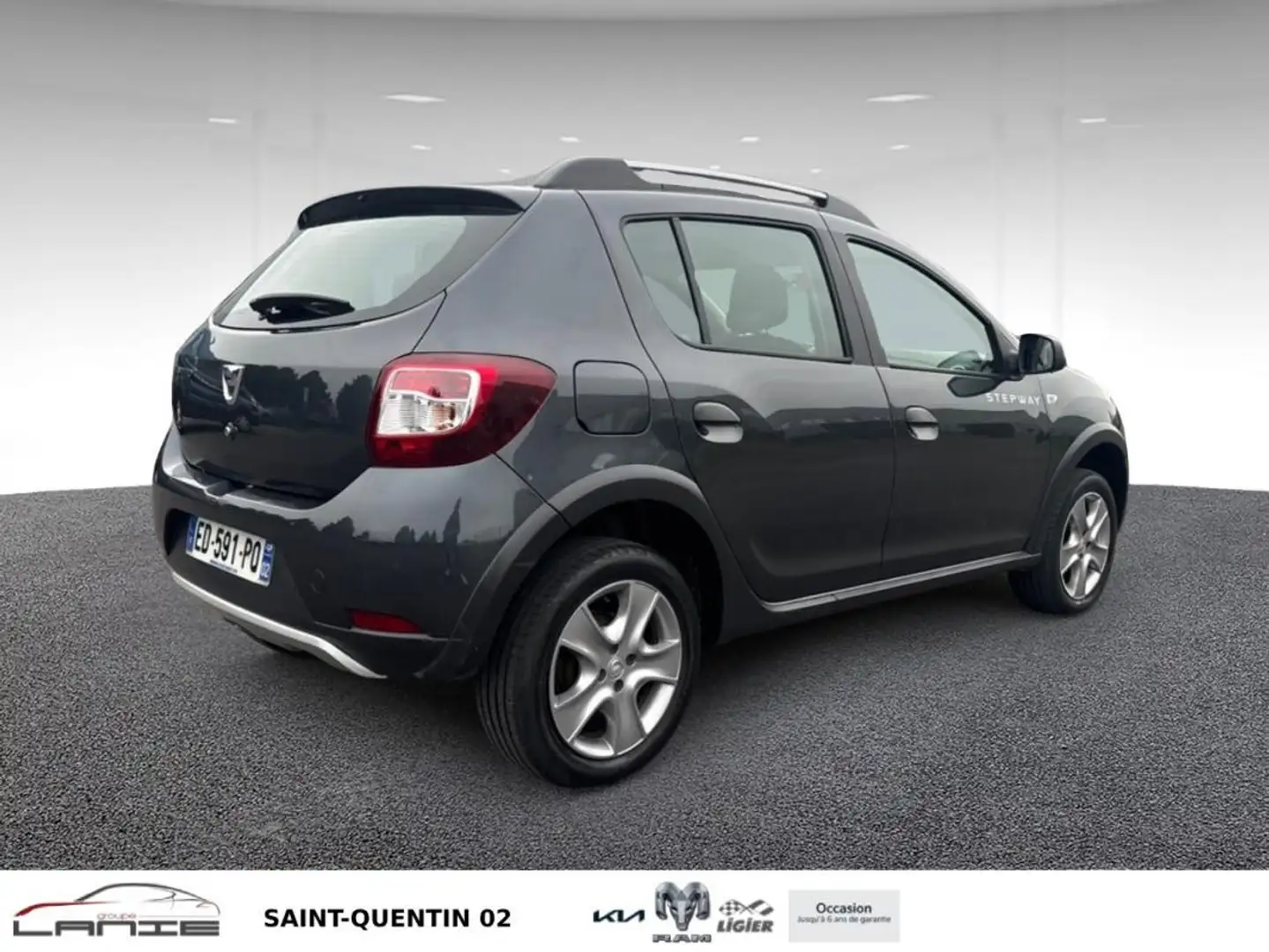 Dacia Sandero TCe 90 E6 SL Urban Stepway - 2