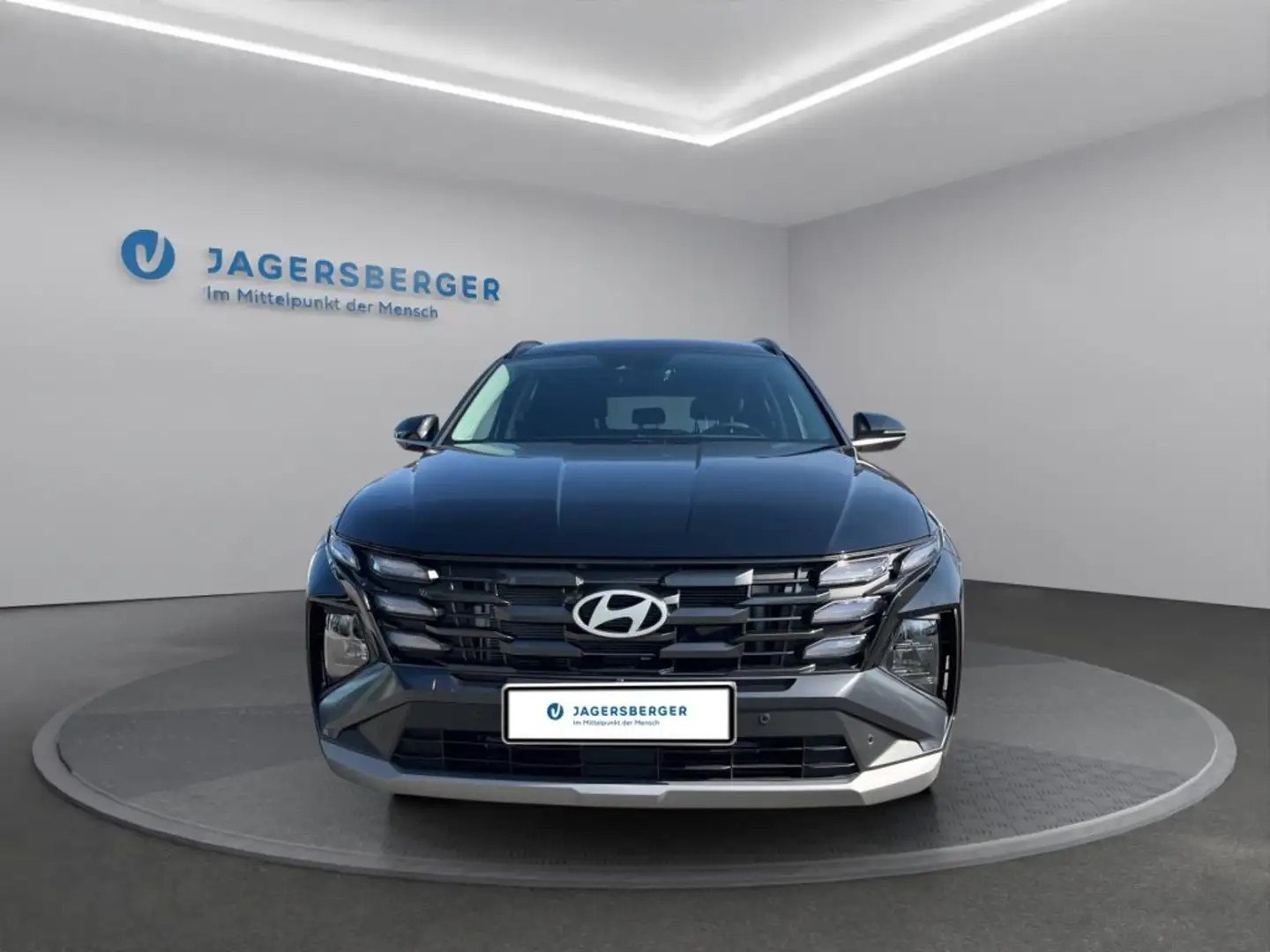 Hyundai TUCSON 1,6 T-GDI HEV 4WD Jubilé Aut. Schwarz - 2
