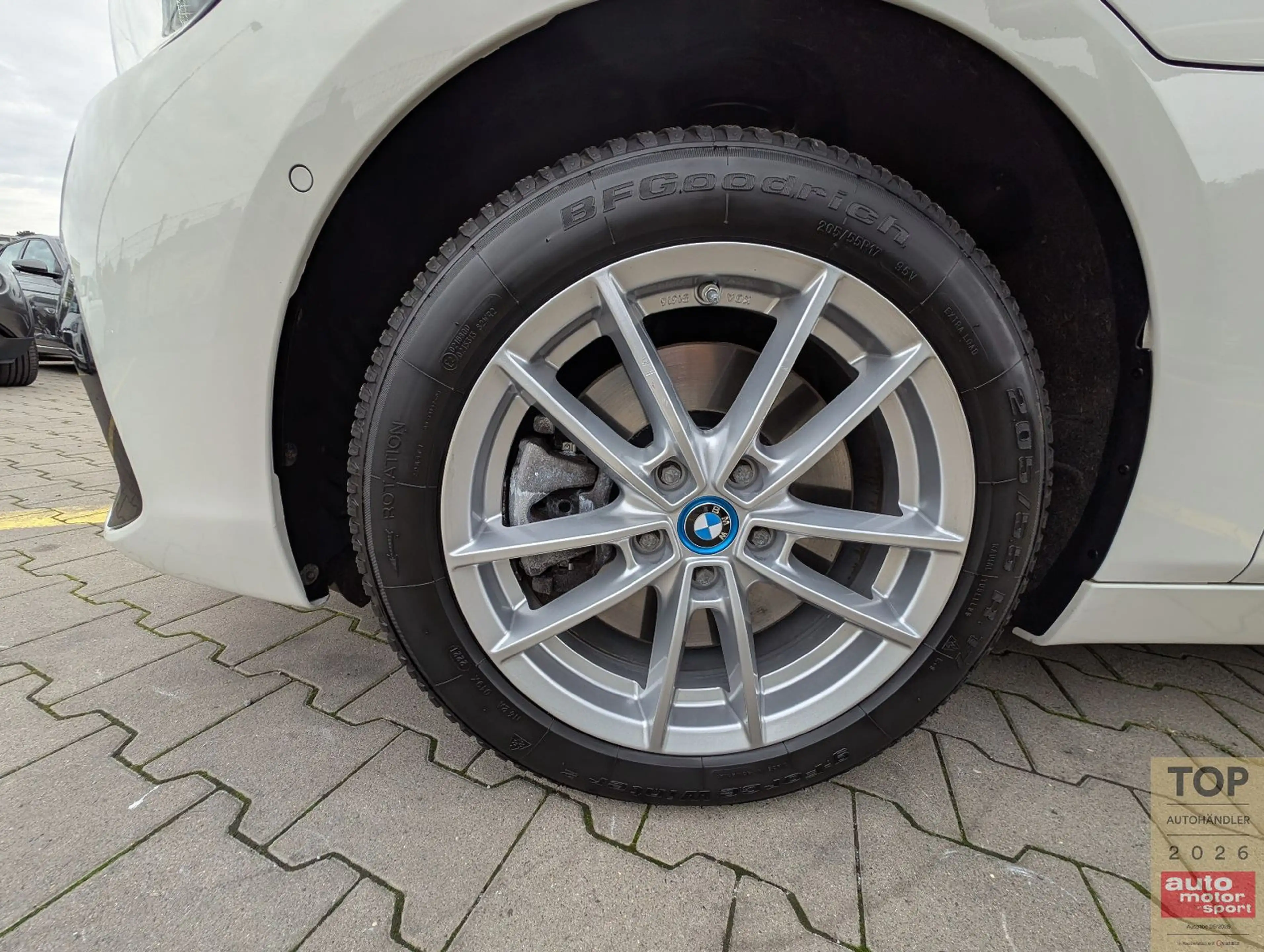 BMW 225 225xe Active Tourer Luxury-Line*ACC*AHK*PANO*HUD — photo 9
