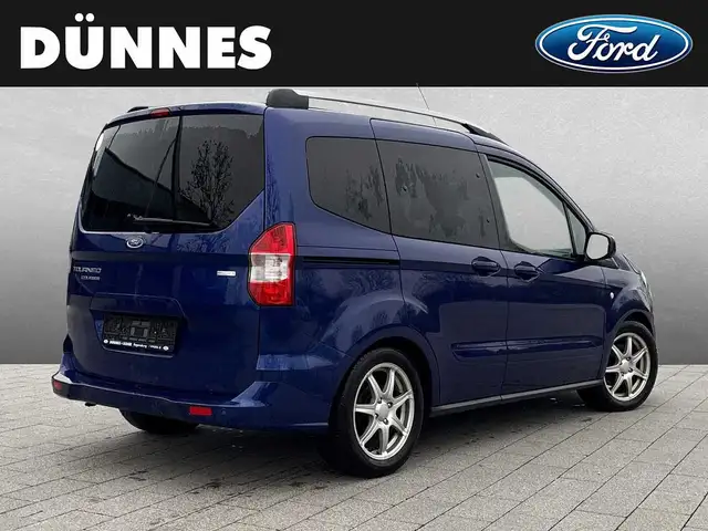Ford Tourneo Courier view 2