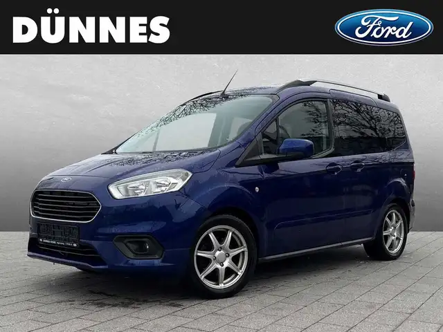 Ford Tourneo Courier 1.0 EcoBoost Titanium