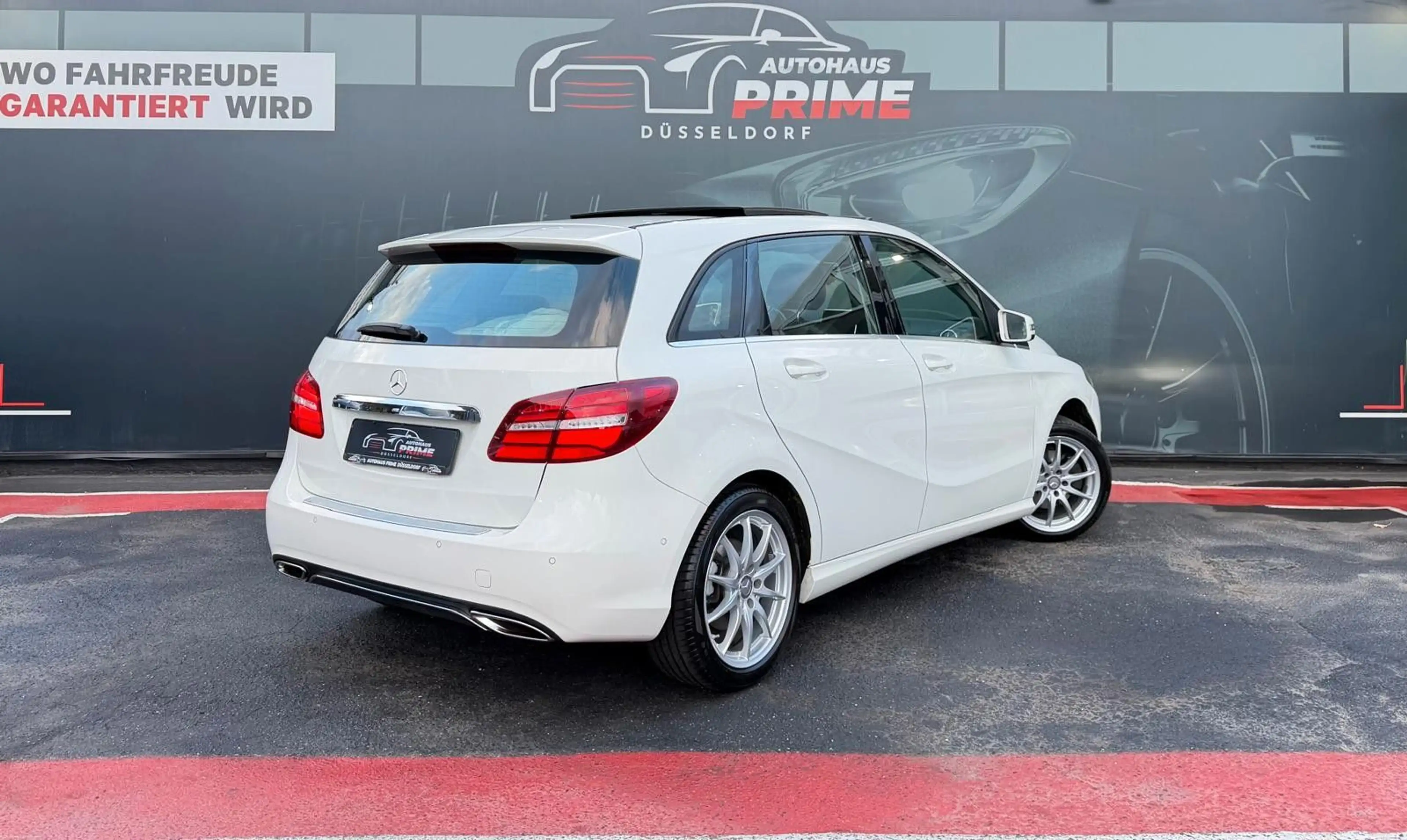 Mercedes-Benz B 180 *Panorama*Urban*Navi*Facelift*Garantie* — photo 7