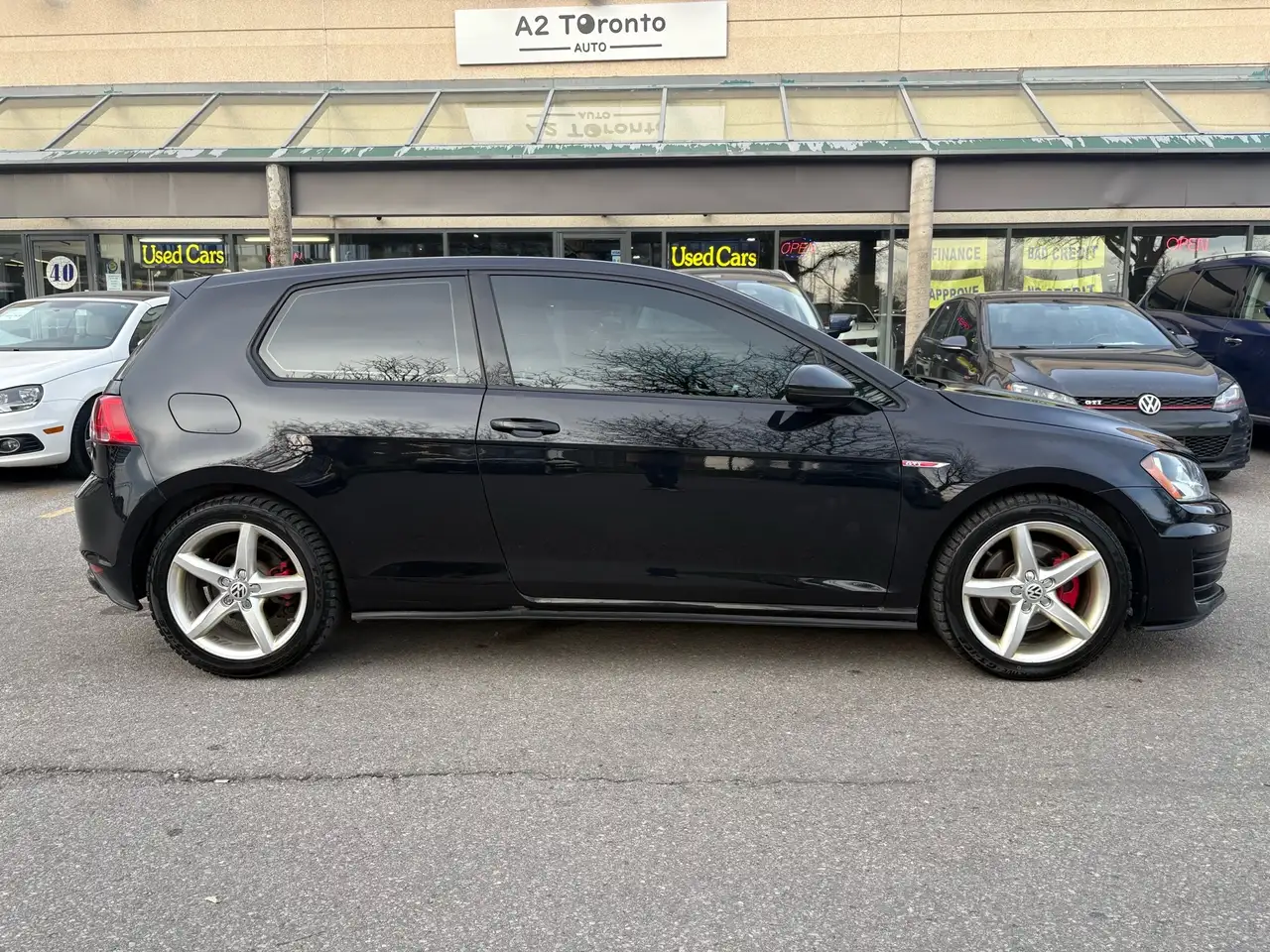 Volkswagen Golf GTI снимка Volkswagen Golf GTI