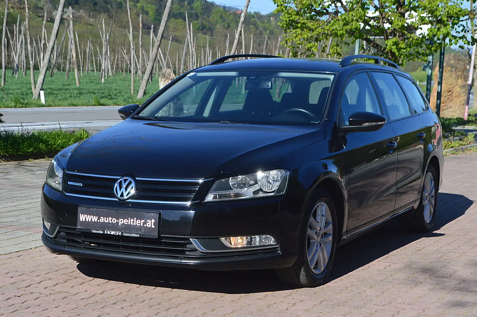 Volkswagen Passat Variant 1,6 TDI+Pickerl Neu+NAVI+SHZ+PDC+ Schwarz - 2
