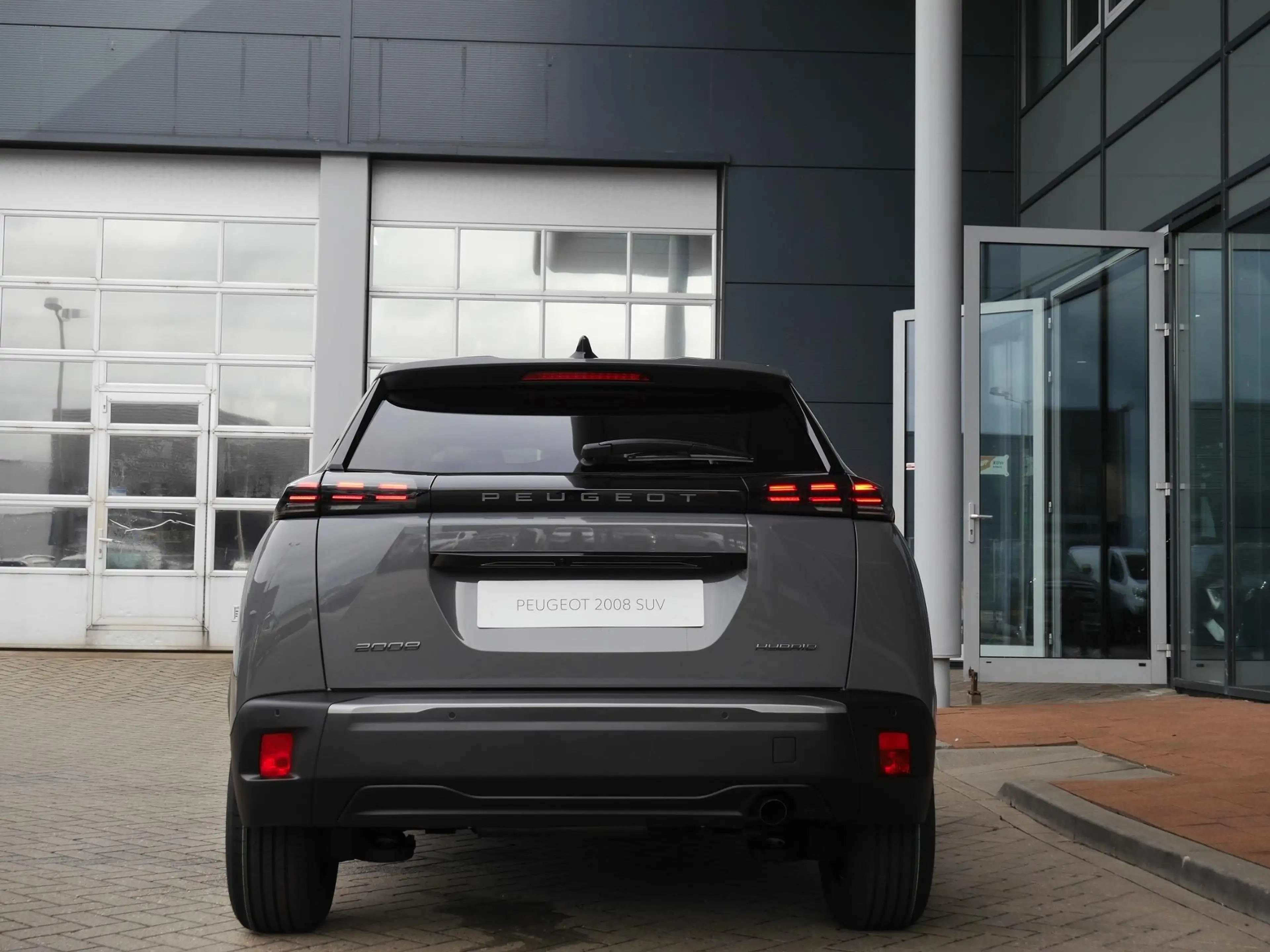 Peugeot 2008 1.2 Hybrid 145 Business Automaat | | CarPlay | Nav — photo 5
