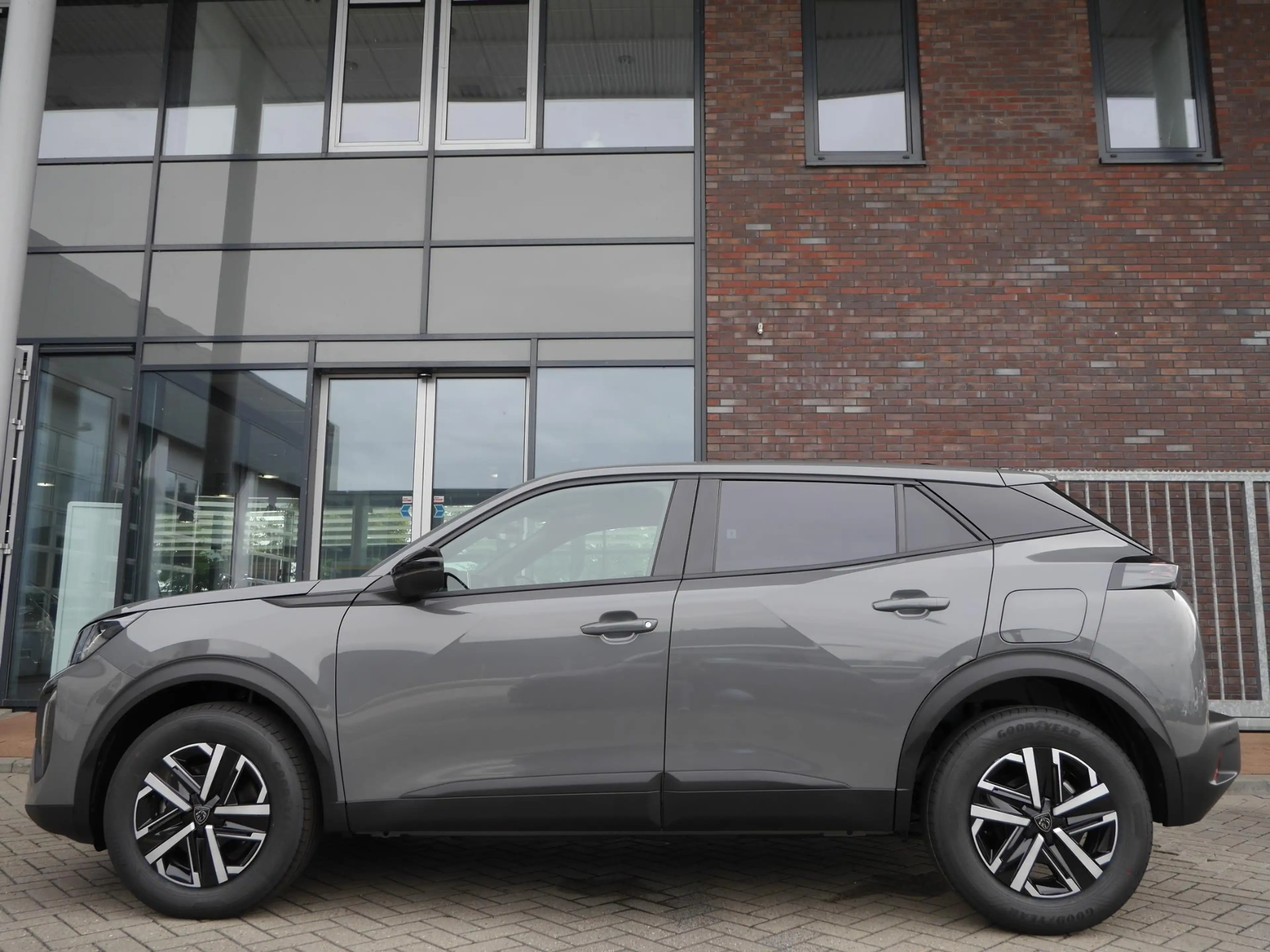 Peugeot 2008 1.2 Hybrid 145 Business Automaat | | CarPlay | Nav — photo 6