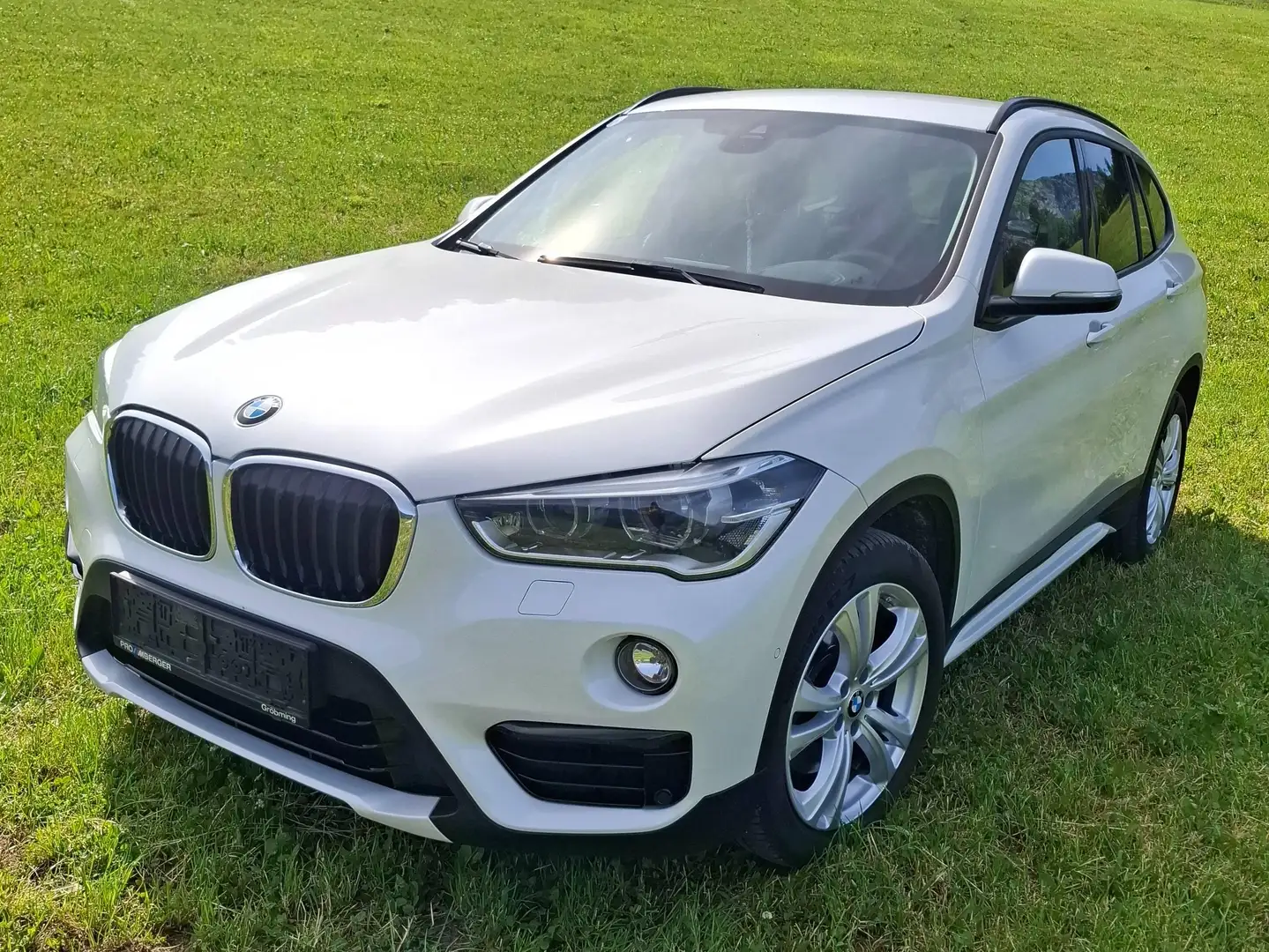 BMW X1 X1 xDrive 20d Sport Line Aut. Sport Line Weiß - 2