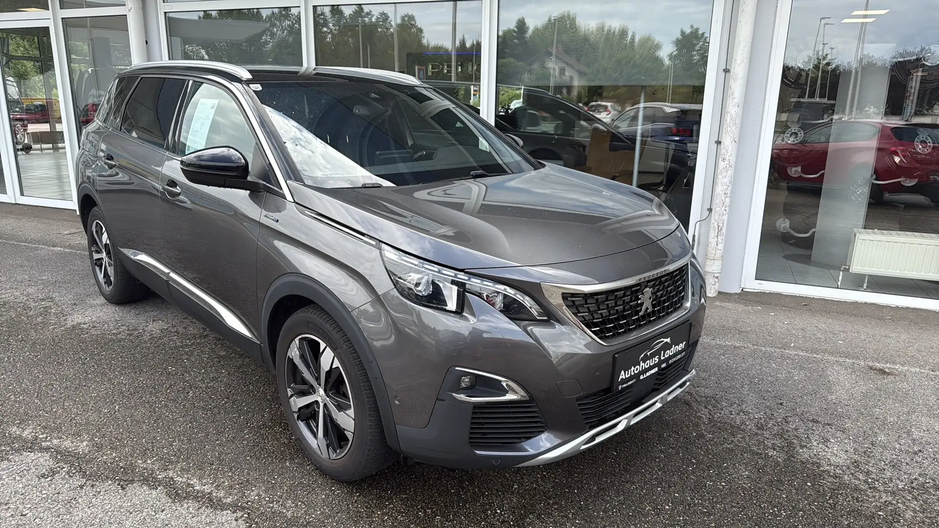 Peugeot 5008 GT Line 7 Sitzer 1,6 BlueHDI 120 Grau - 2