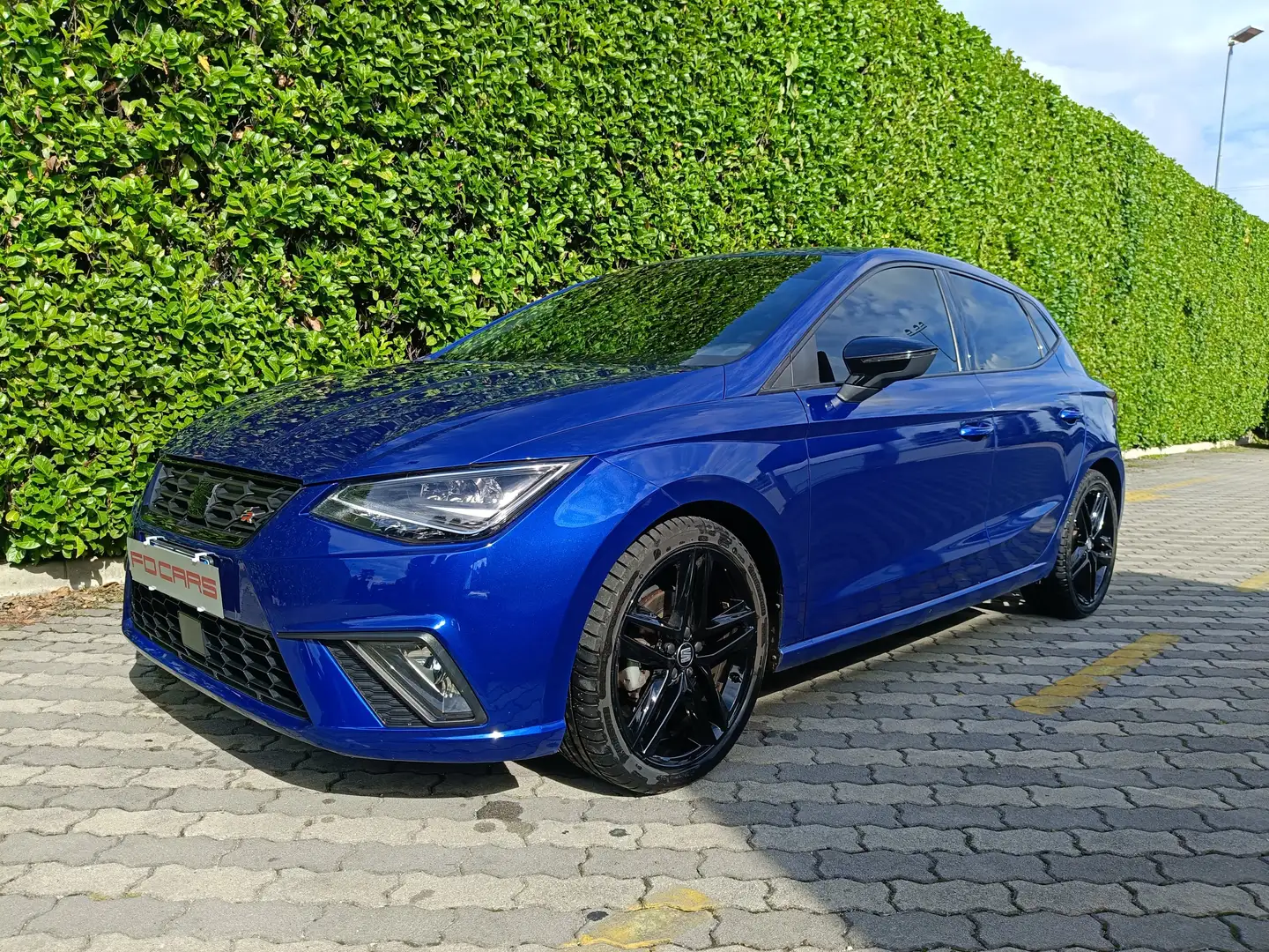 SEAT Ibiza 1.0 ecotsi FR 115cv NAVI-VIRTUAL-LED-PDC-18-CRUISE Blau - 1