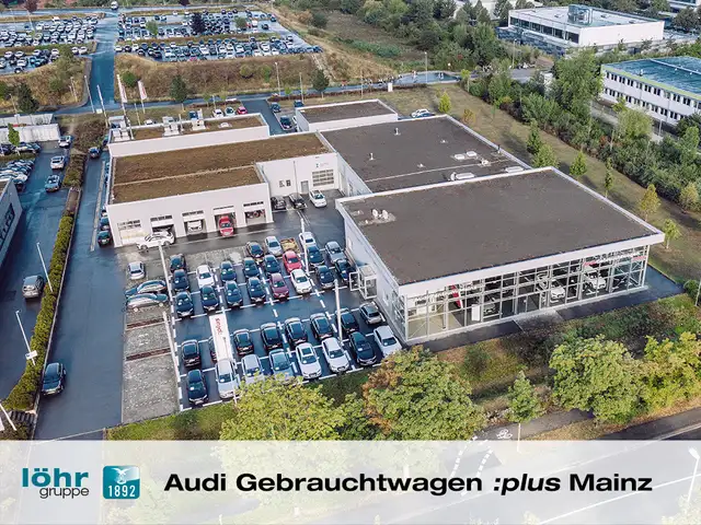 Audi Q3 view 15