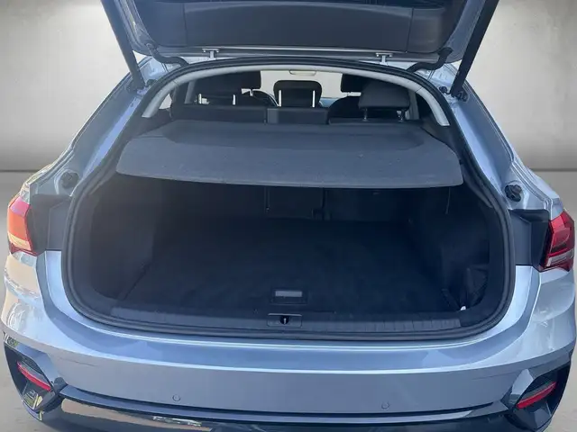 Audi Q3 view 5