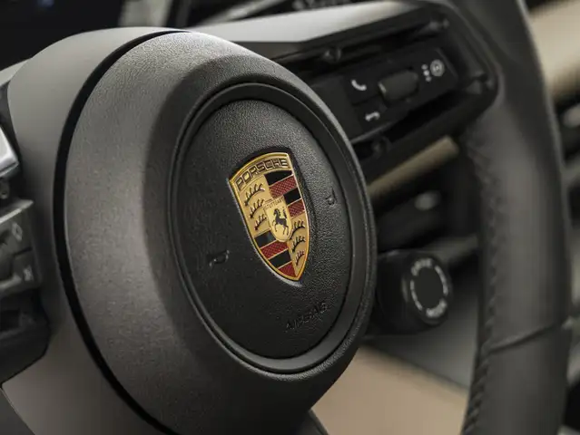 Porsche Macan view 10