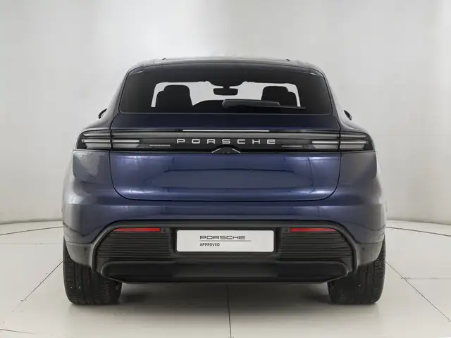 Porsche Macan view 7