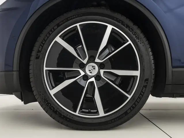 Porsche Macan view 5