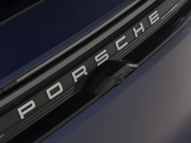 Porsche Macan view 15