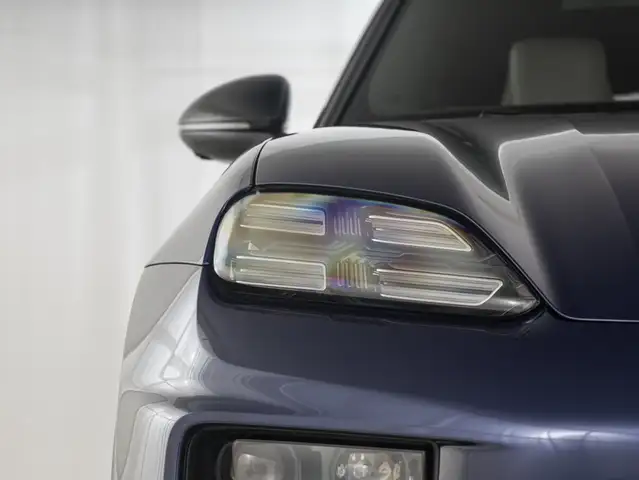 Porsche Macan view 13